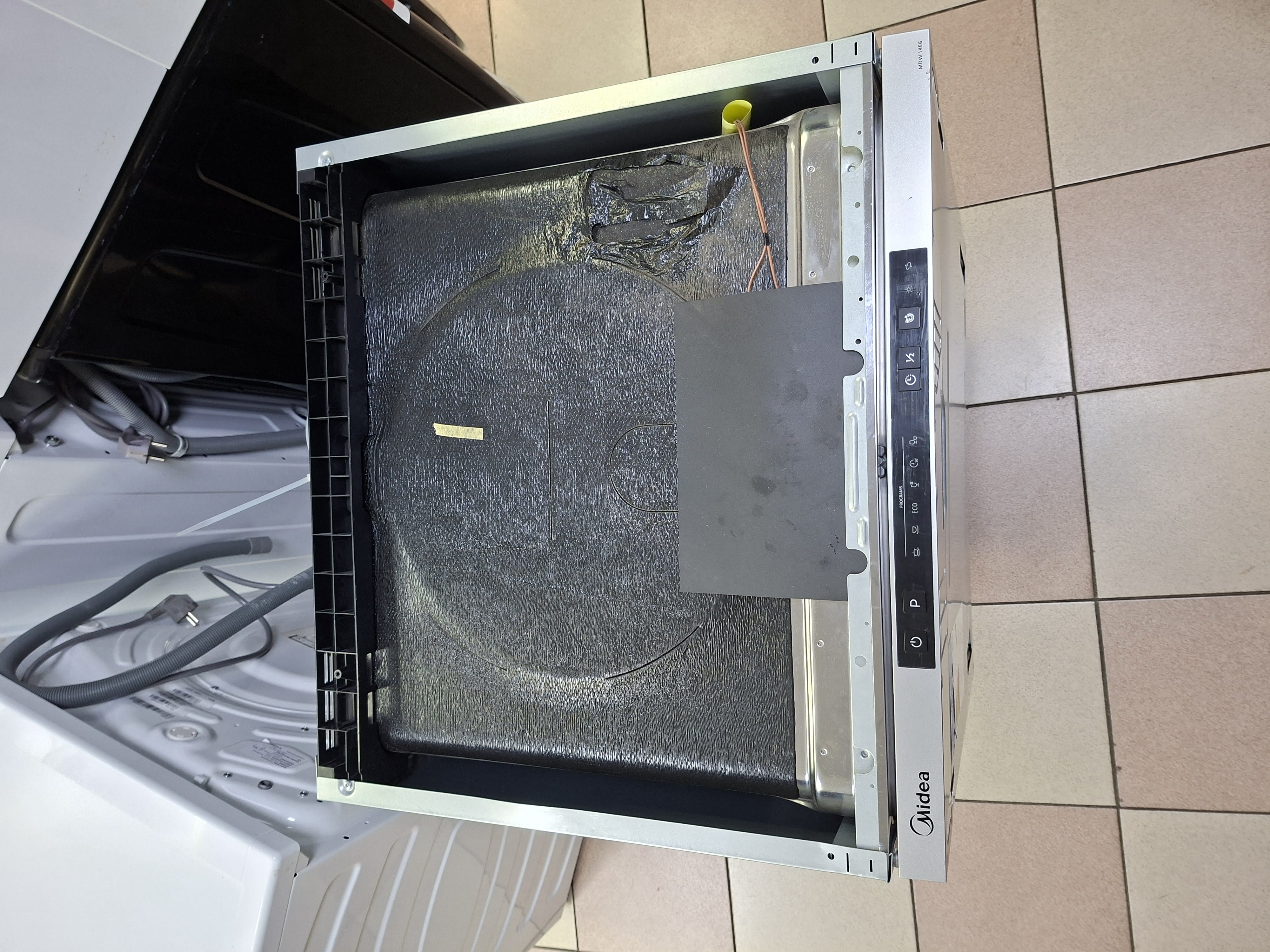 Ugradna Sudo mašina Midea MDW 14E6 , 14 kompleta.