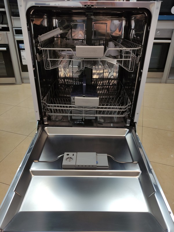 Ugradna sudo mašina Samsung  DW60M6040BB