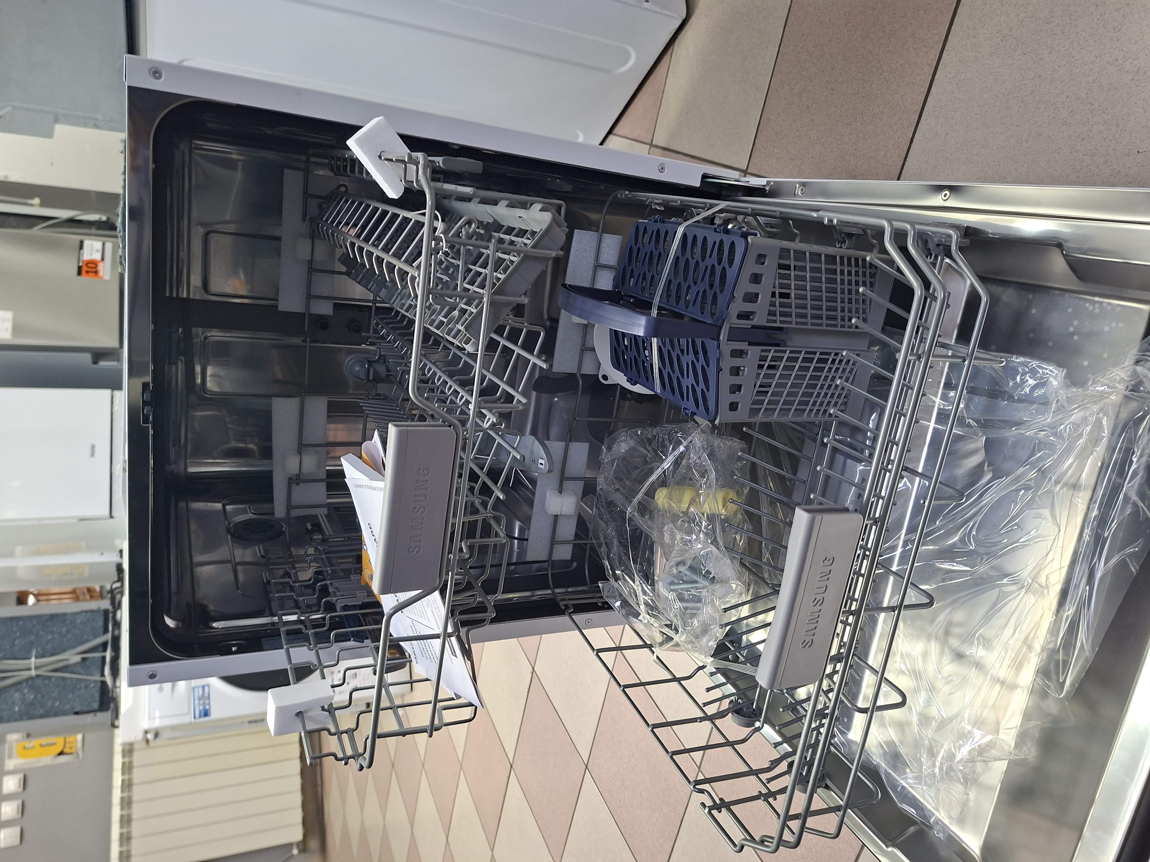 Ugradna sudo mašina Samsung  DW60M6040BB