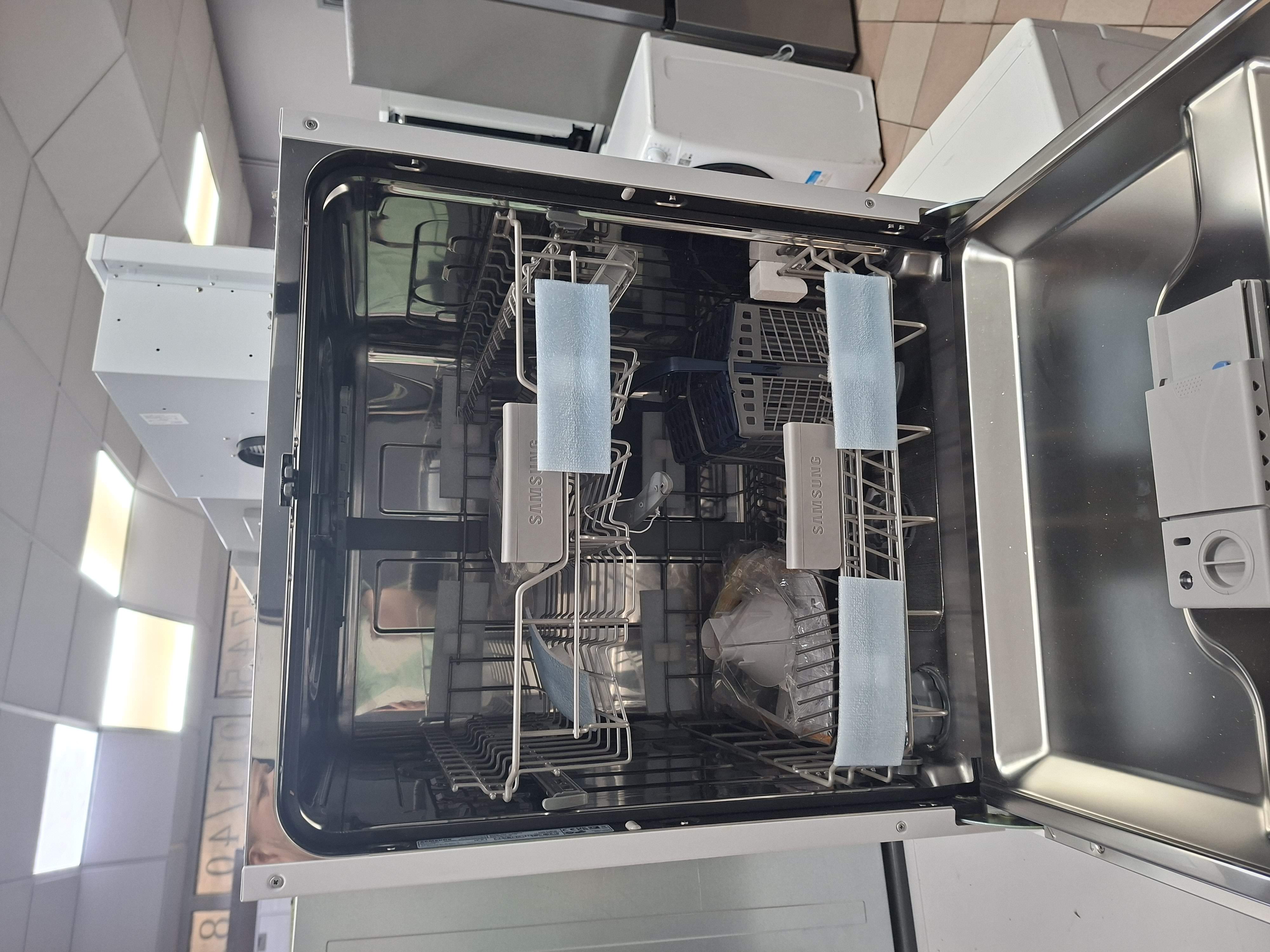 Ugradna sudo mašina Samsung  DW60M6040BB