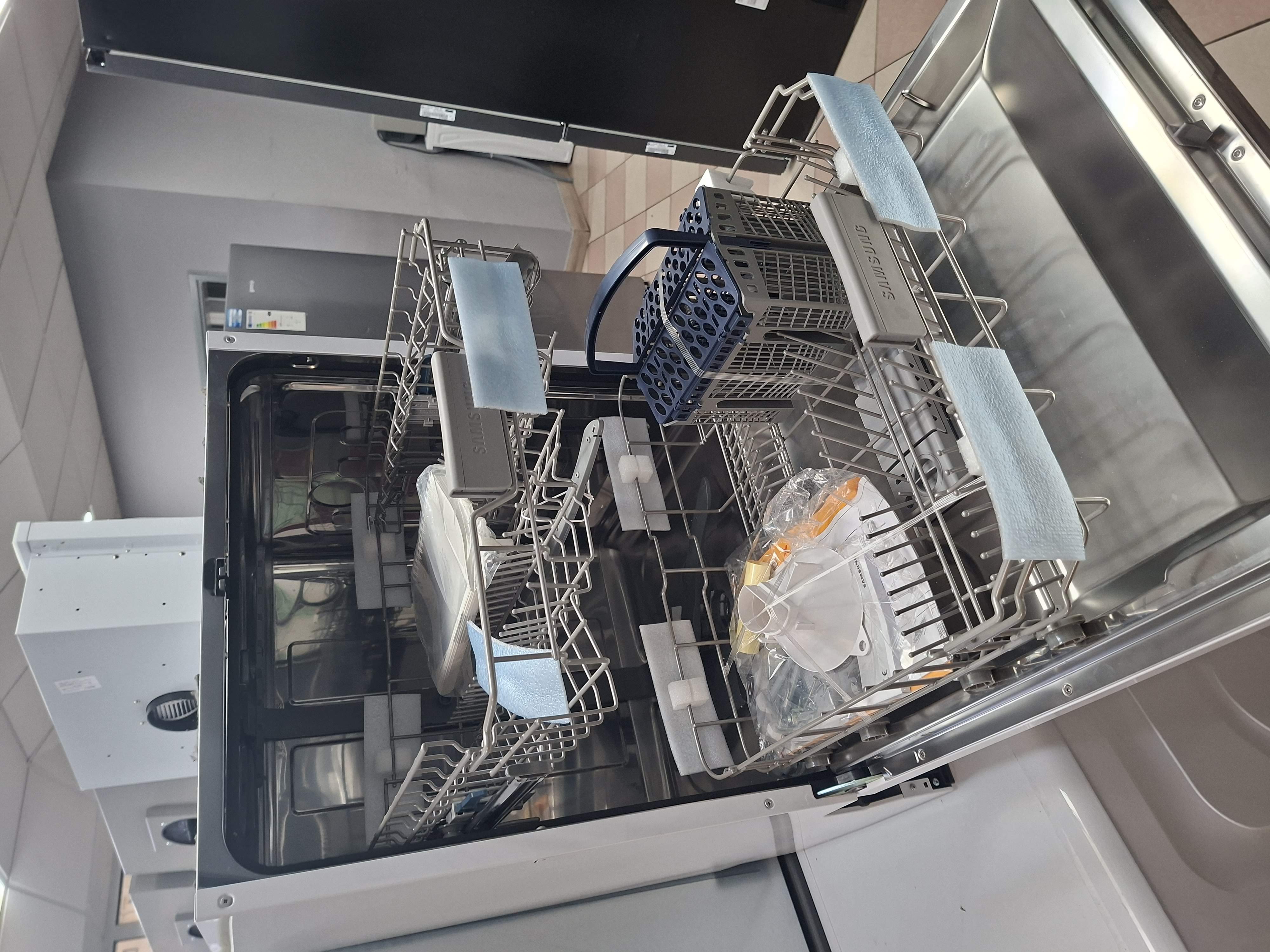 Ugradna sudo mašina Samsung  DW60M6040BB