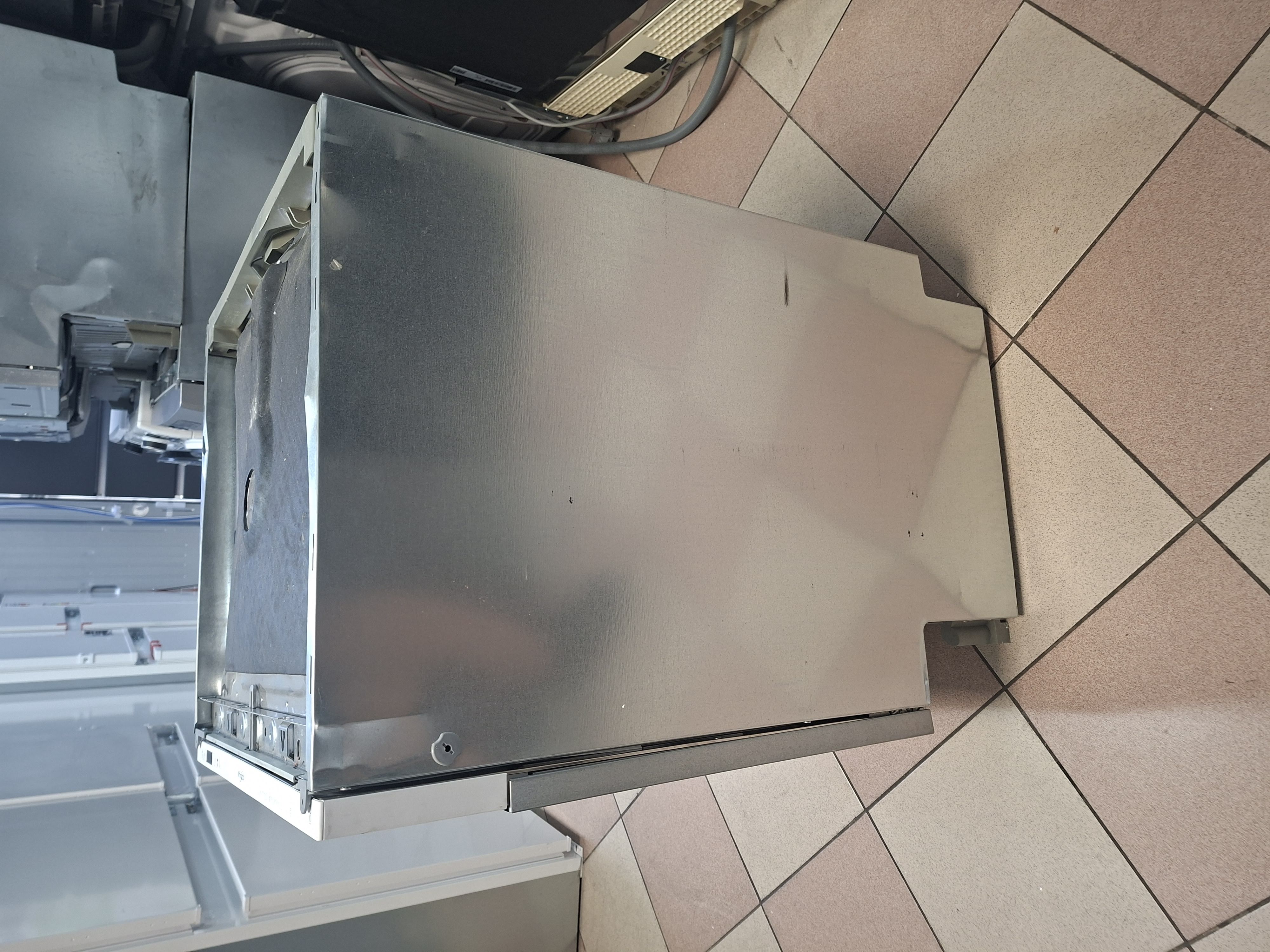 Ugradna Sudo mašina Whirlpool W2I HKD526 A, 14 komplet