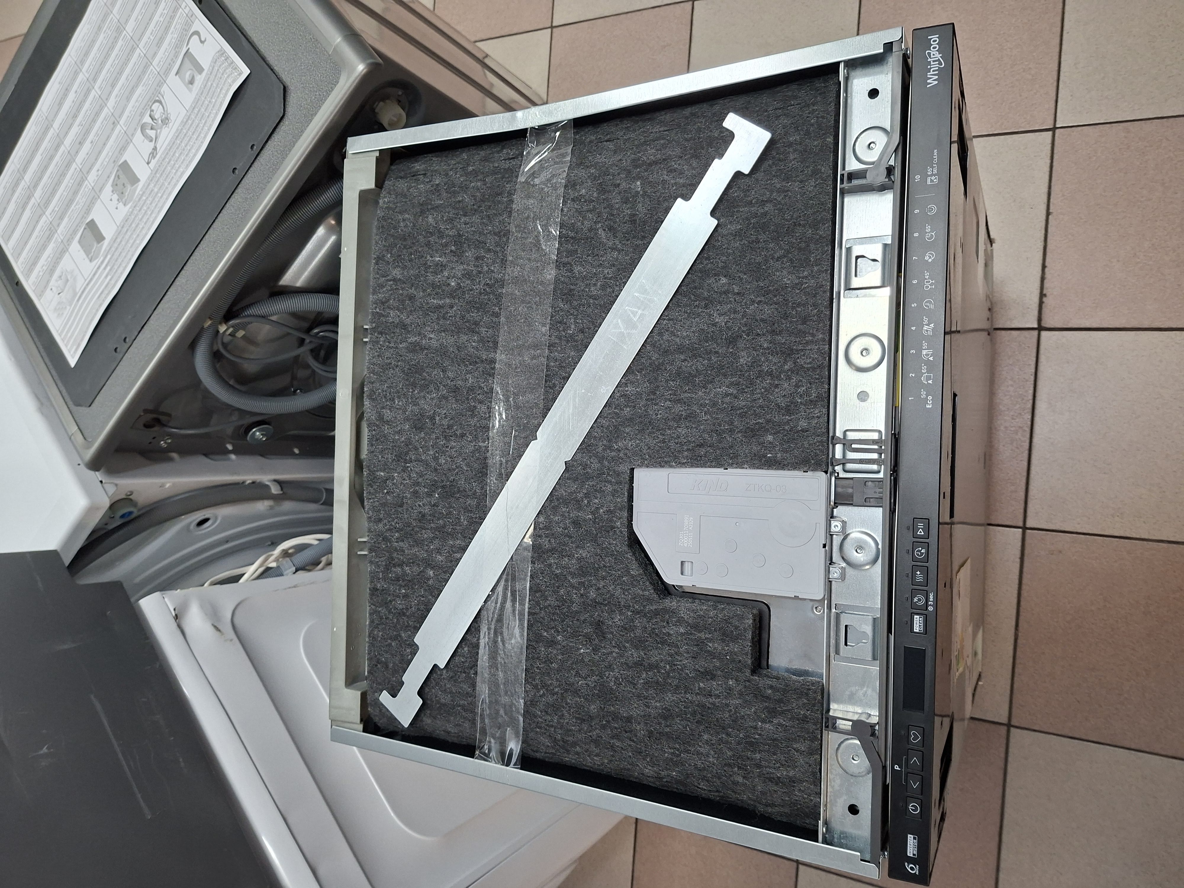 Ugradna Sudo mašina Whirlpool WH8IA15AM6LSC , 15 kompleta