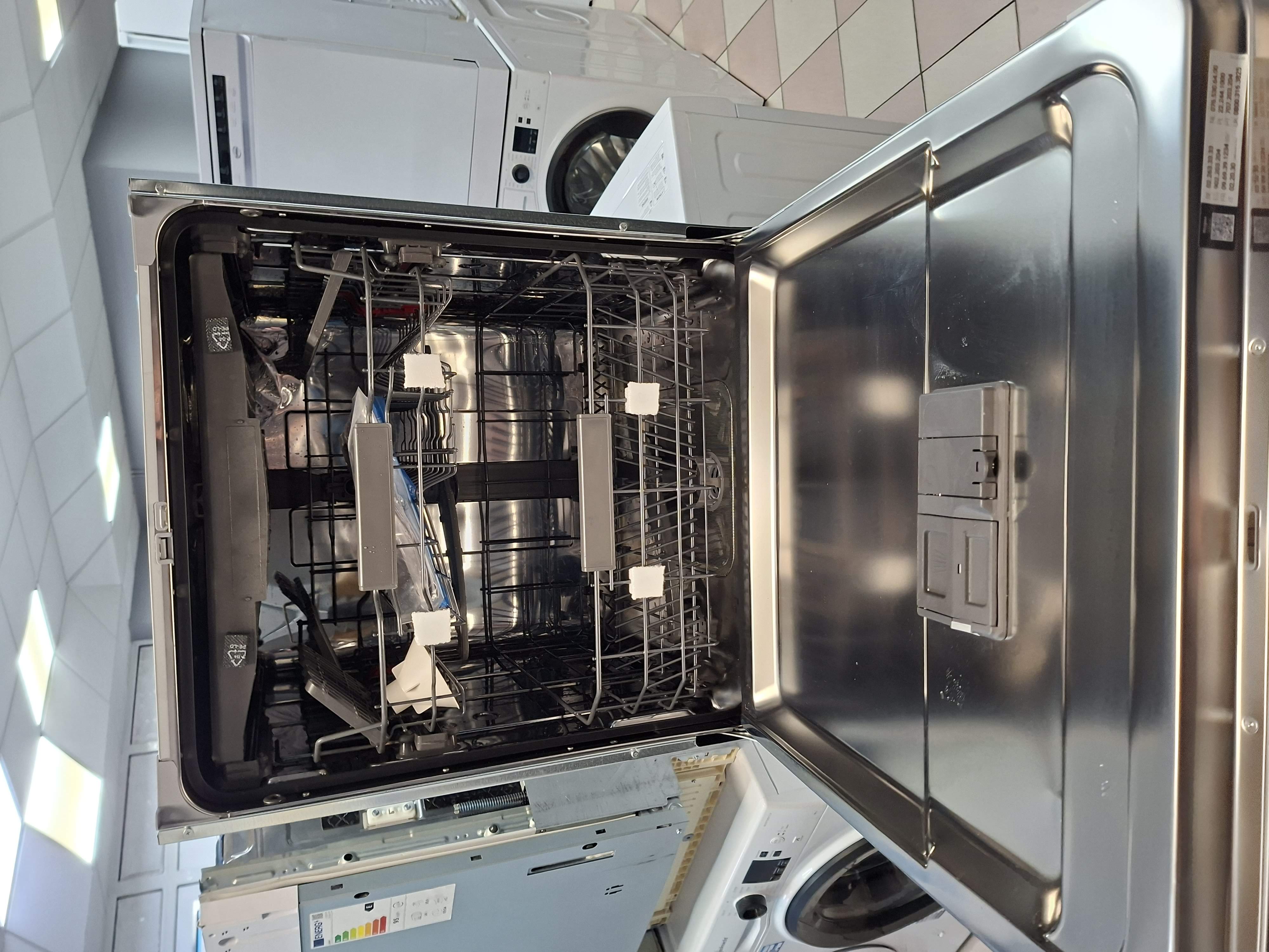 Ugradna Sudo mašina Whirlpool WIC 3C26 F, 14 kompleta