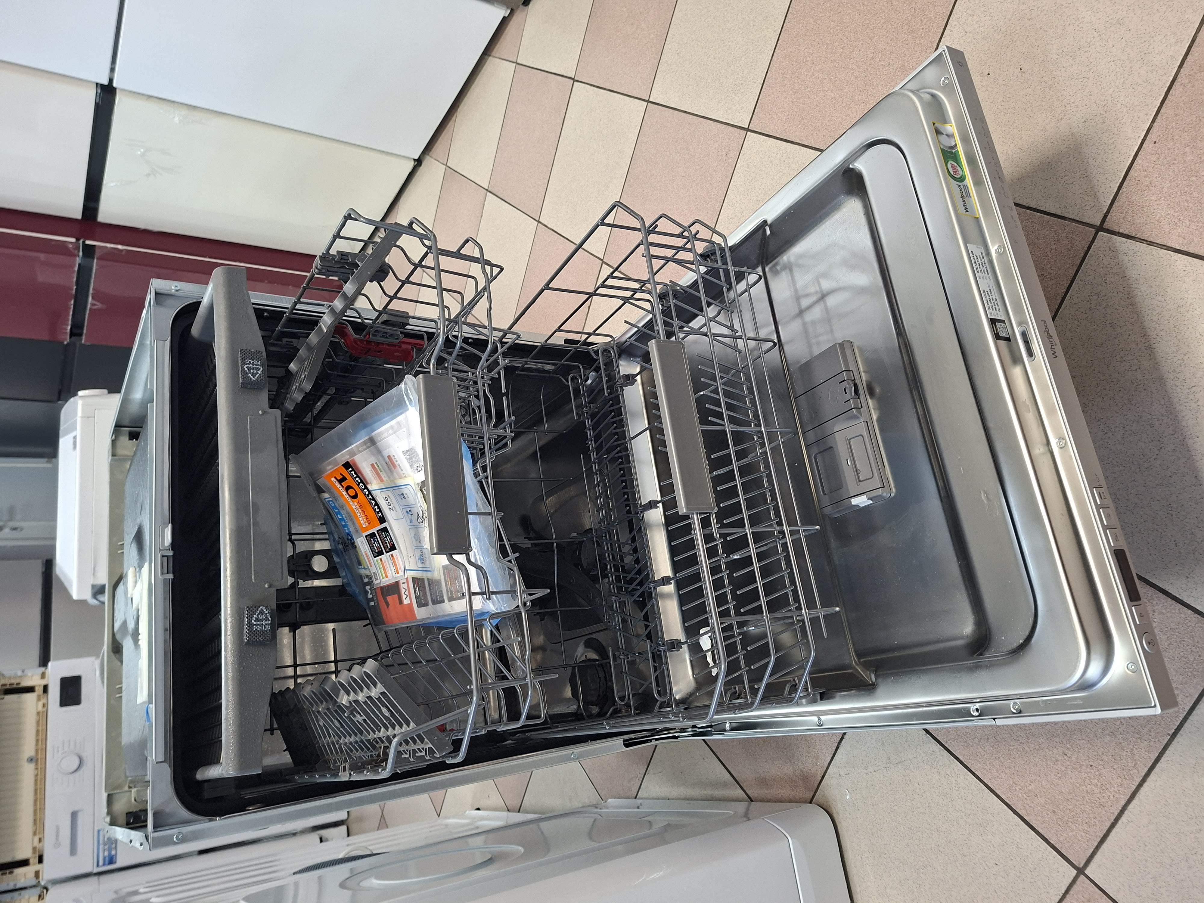 Ugradna Sudo mašina Whirlpool WIC 3C26 F, 14 kompleta