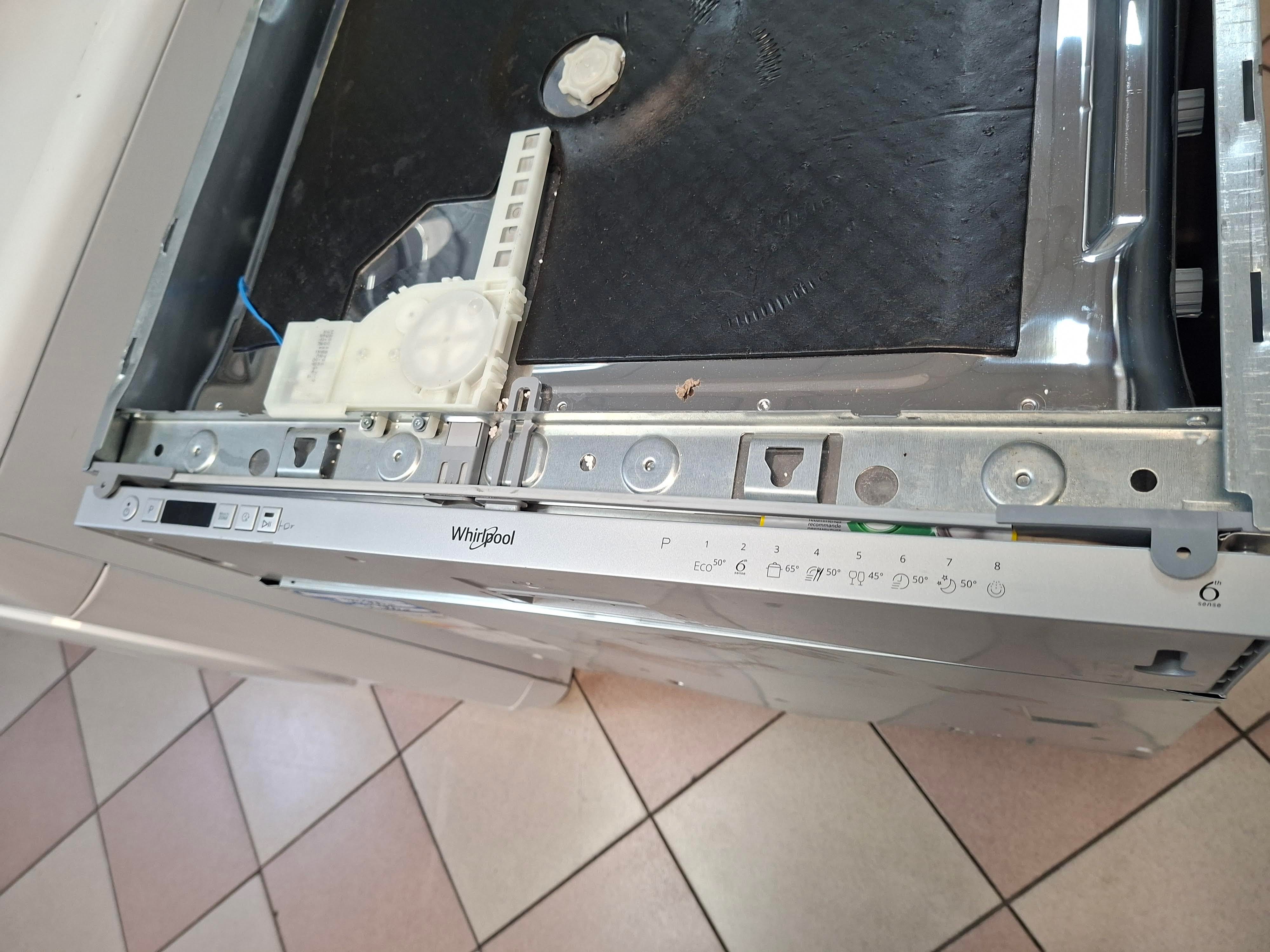 Ugradna Sudo mašina Whirlpool WIC 3C26 F, 14 kompleta