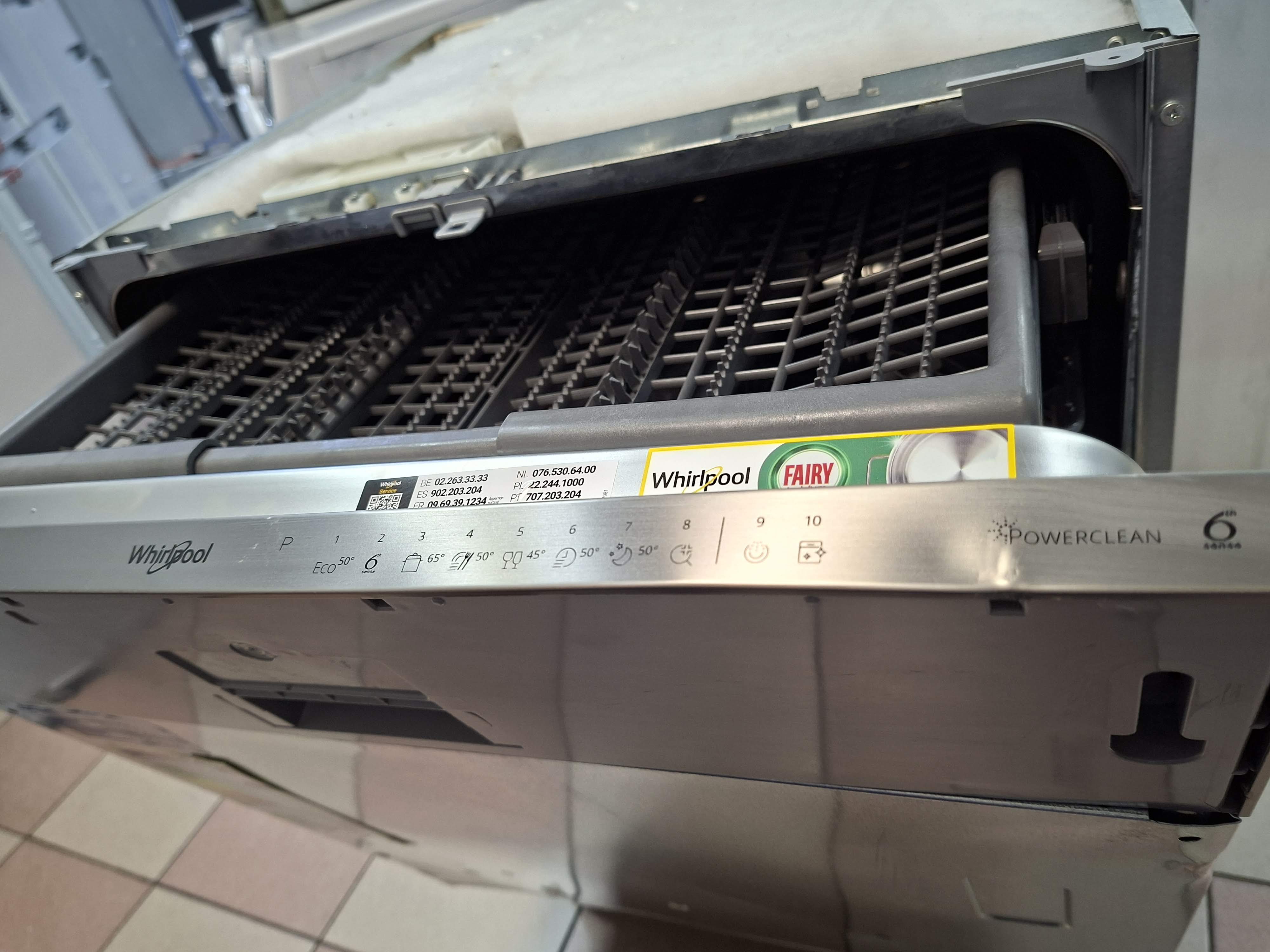 Ugradna Sudo mašina Whirlpool WIO 30540 PELG,14kompleta
