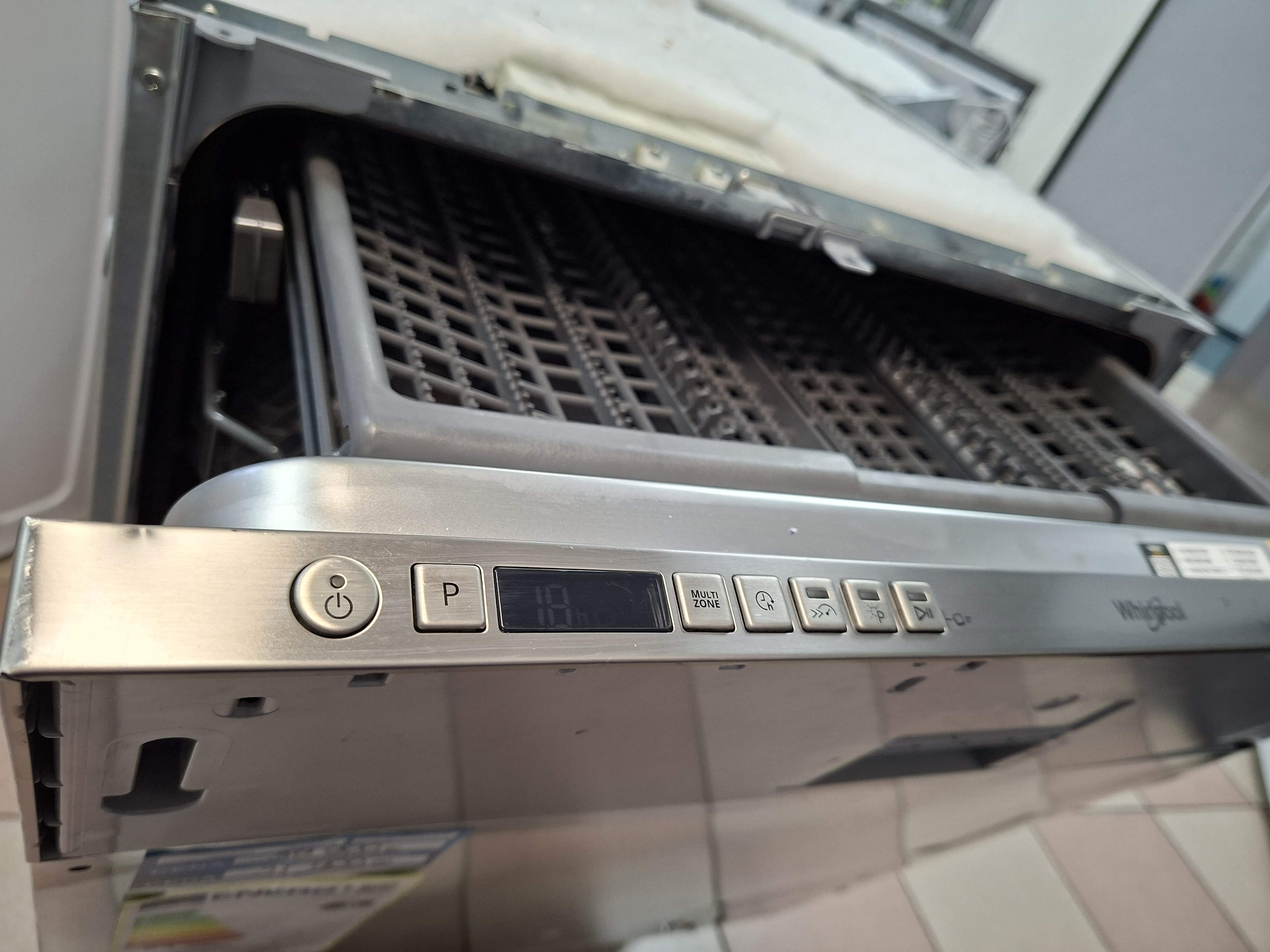 Ugradna Sudo mašina Whirlpool WIO 30540 PELG,14kompleta