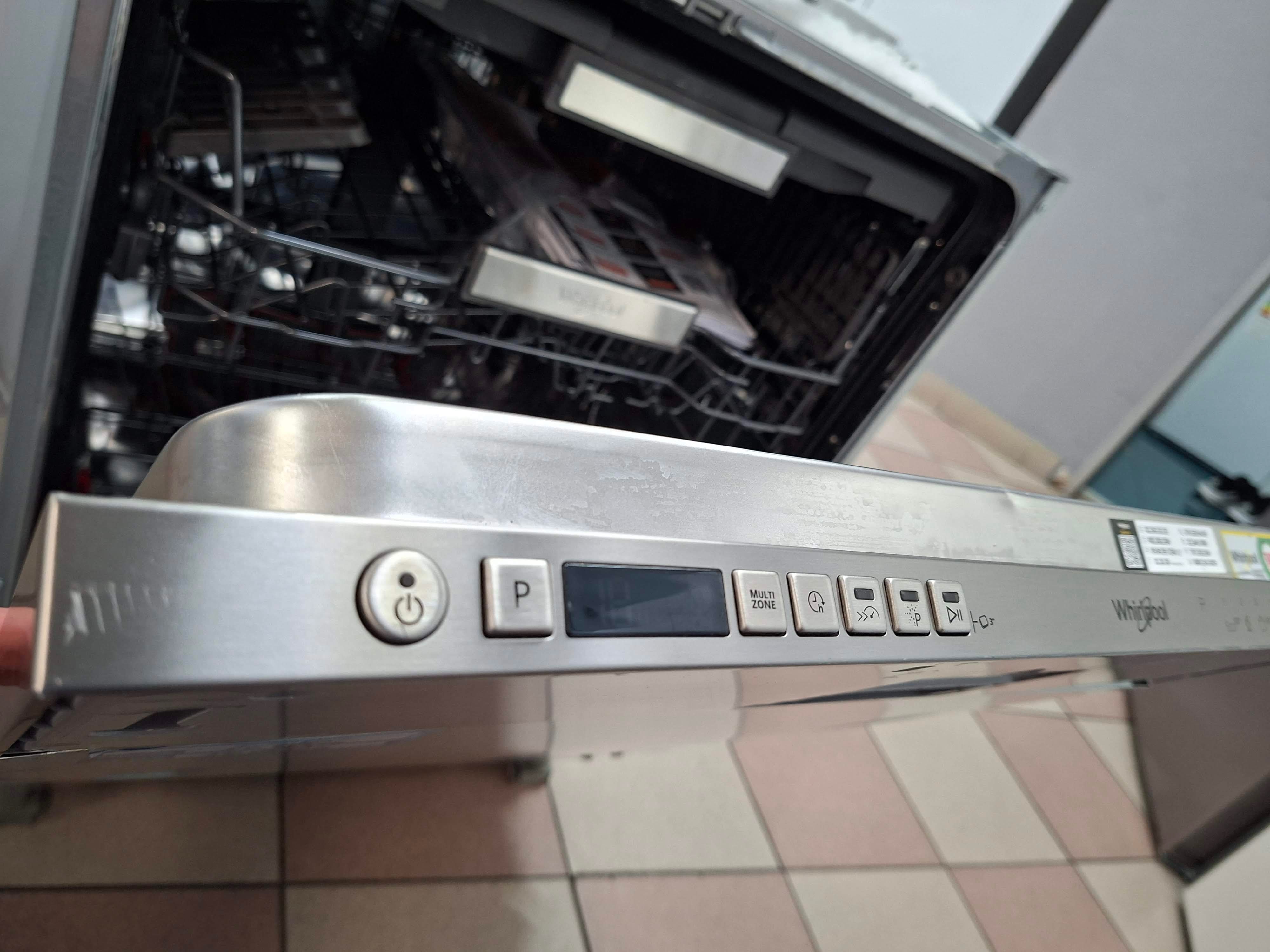 Ugradna Sudo mašina Whirlpool WIO 3O540 PELG,14kompleta