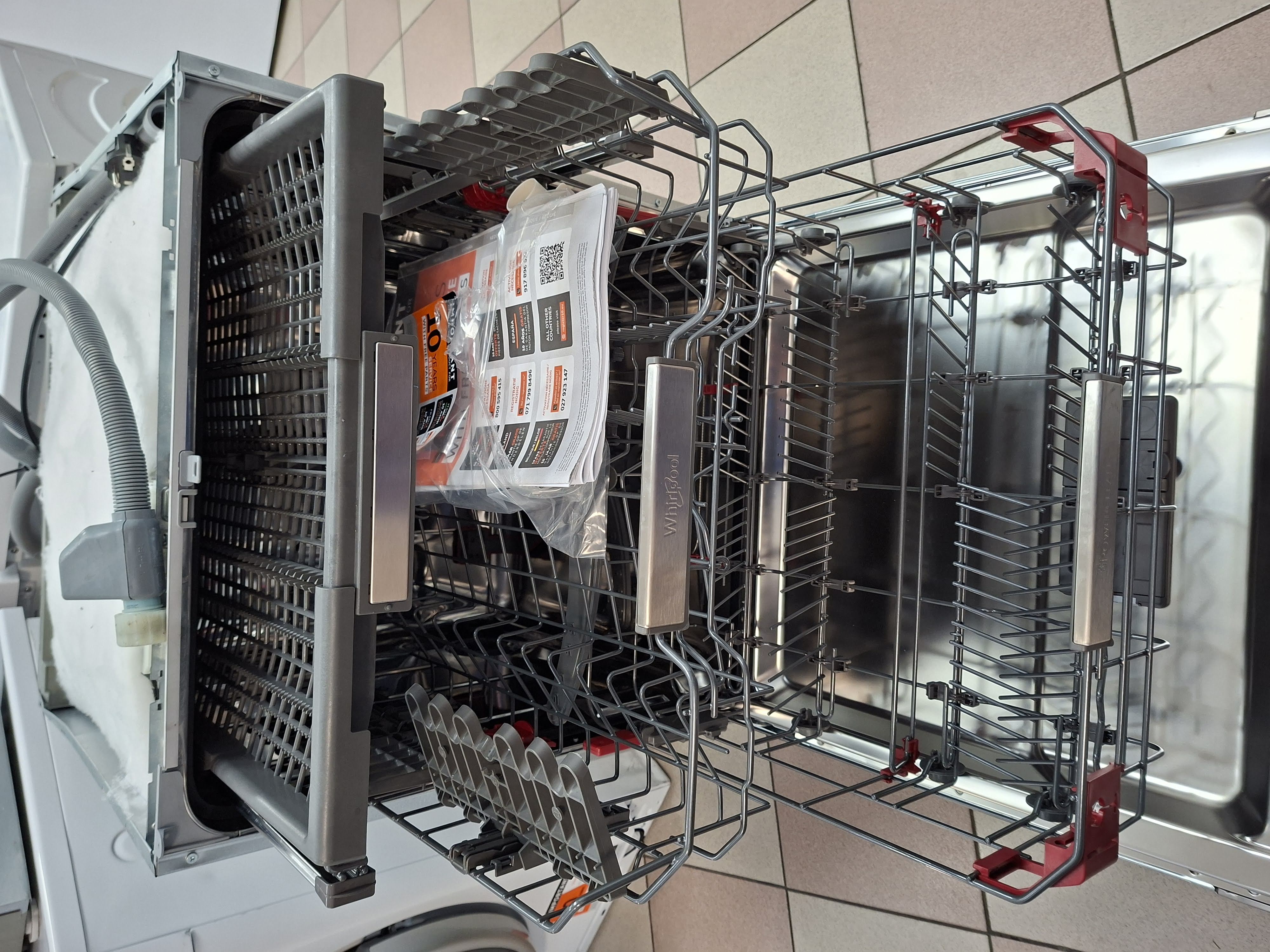 Ugradna Sudo mašina Whirlpool WIO 3O540 PELG,14kompleta