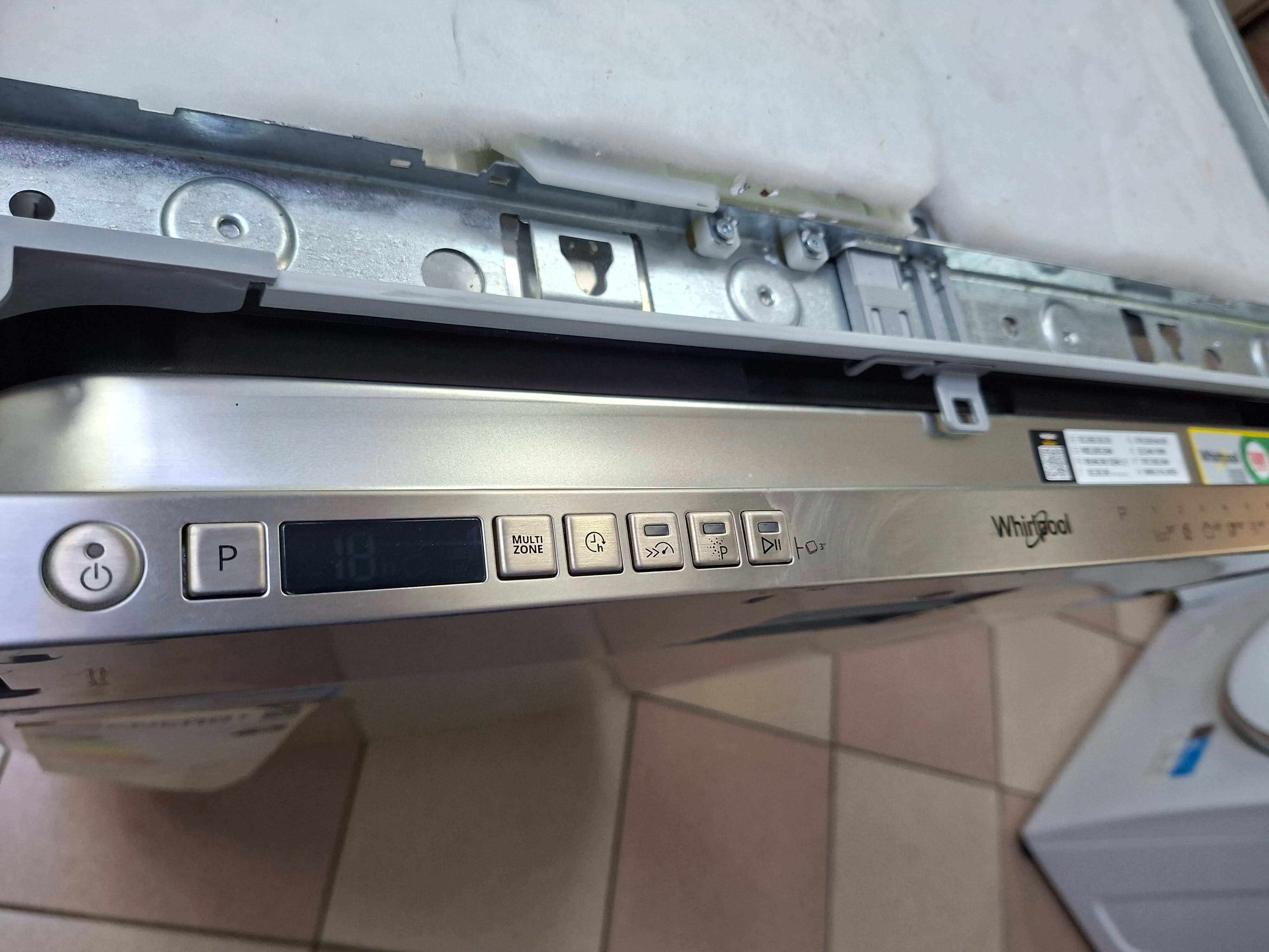 Ugradna Sudo mašina Whirlpool WIO 3O540 PELG,14kompleta