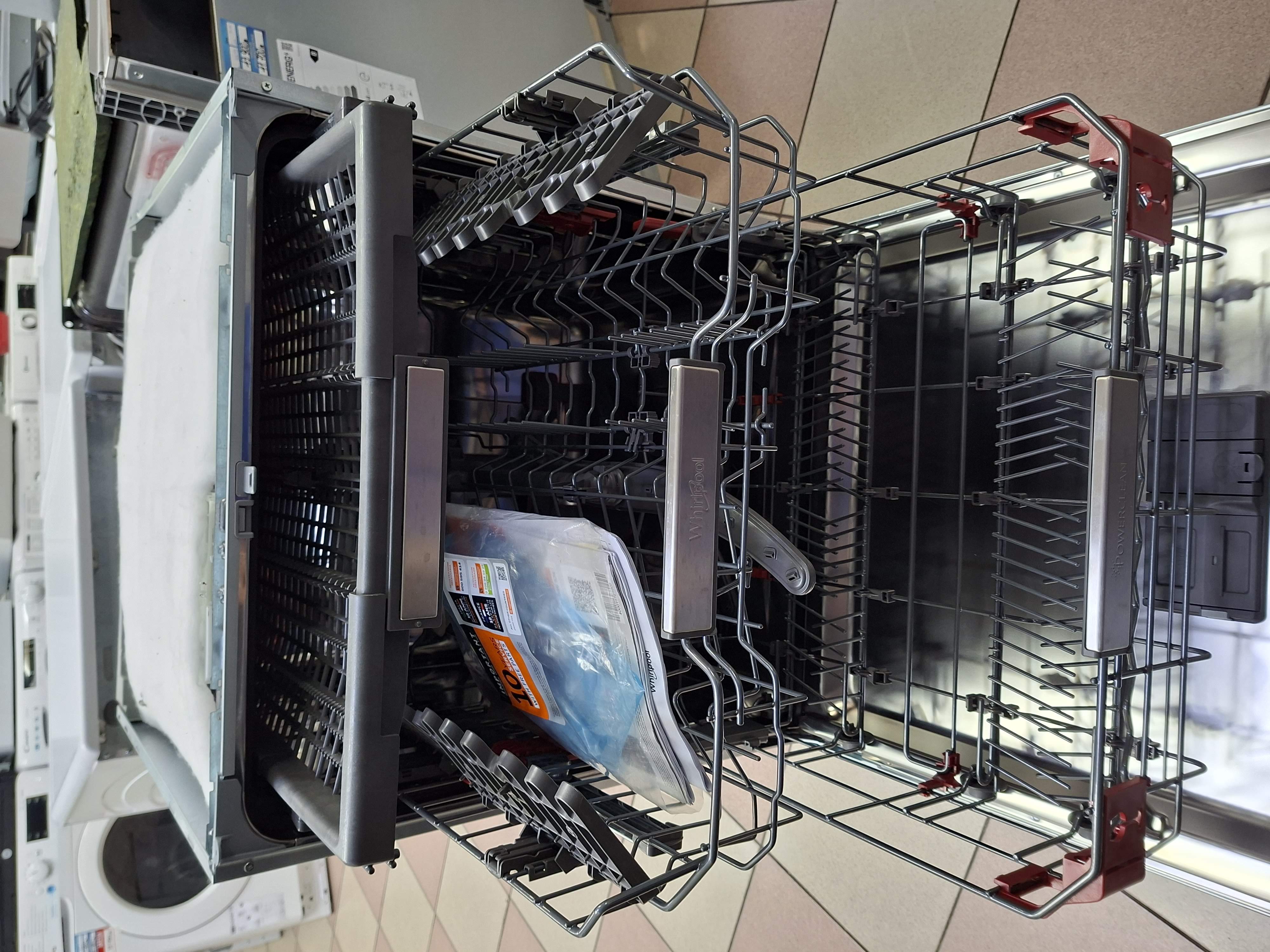 Ugradna Sudo mašina Whirlpool WIO 3O540 PELG,14kompleta