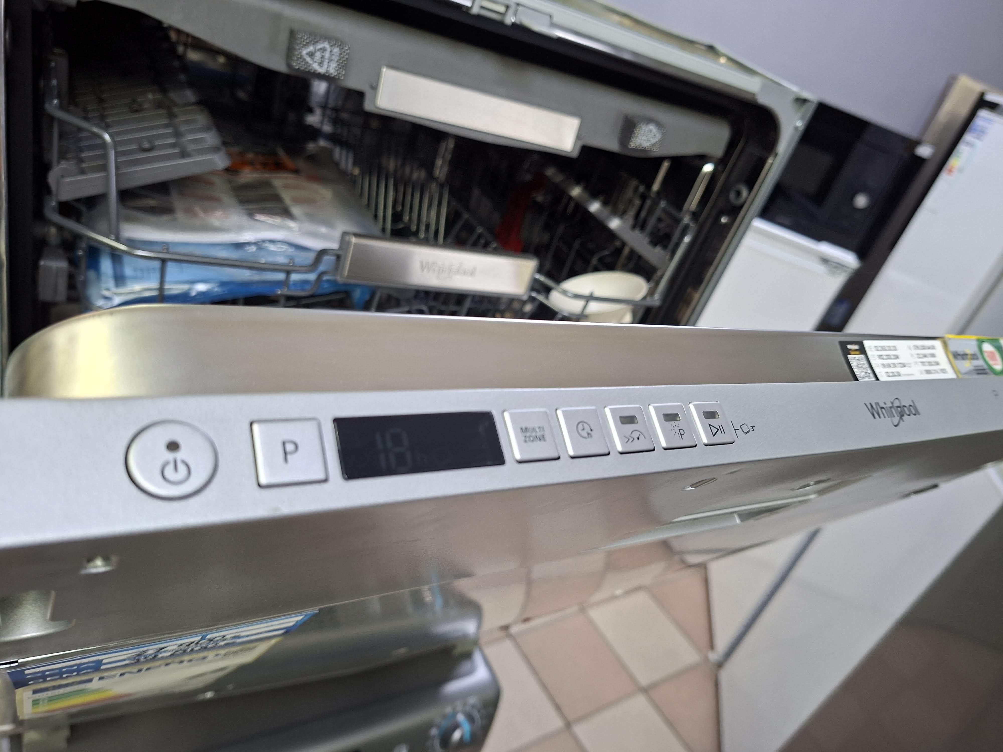 Ugradna Sudo mašina Whirlpool WIO 3T126 PEF, 14kompleta