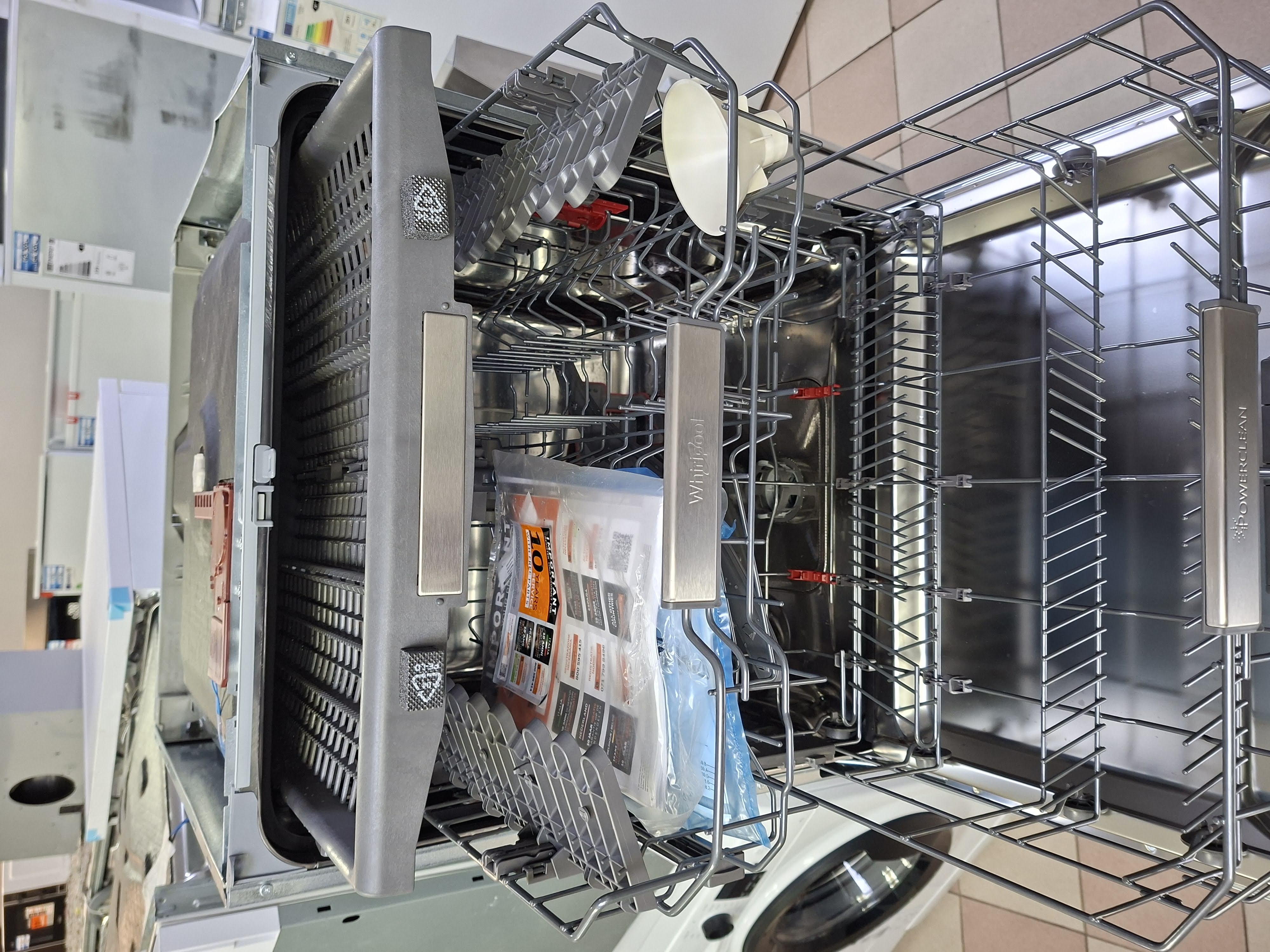 Ugradna Sudo mašina Whirlpool WIO 3T126 PEF, 14kompleta