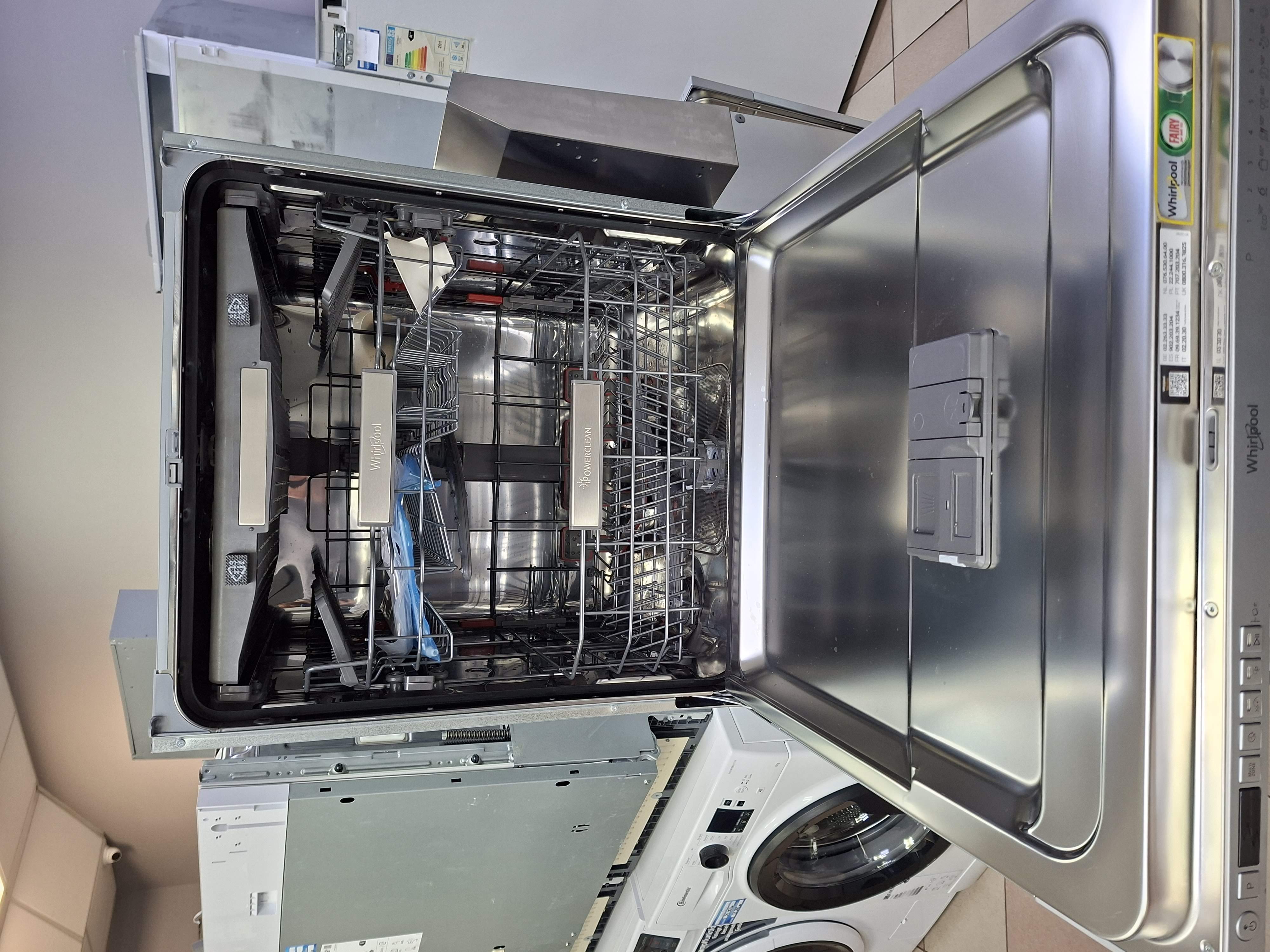 Ugradna Sudo mašina Whirlpool WIO 3T126 PEF, 14kompleta