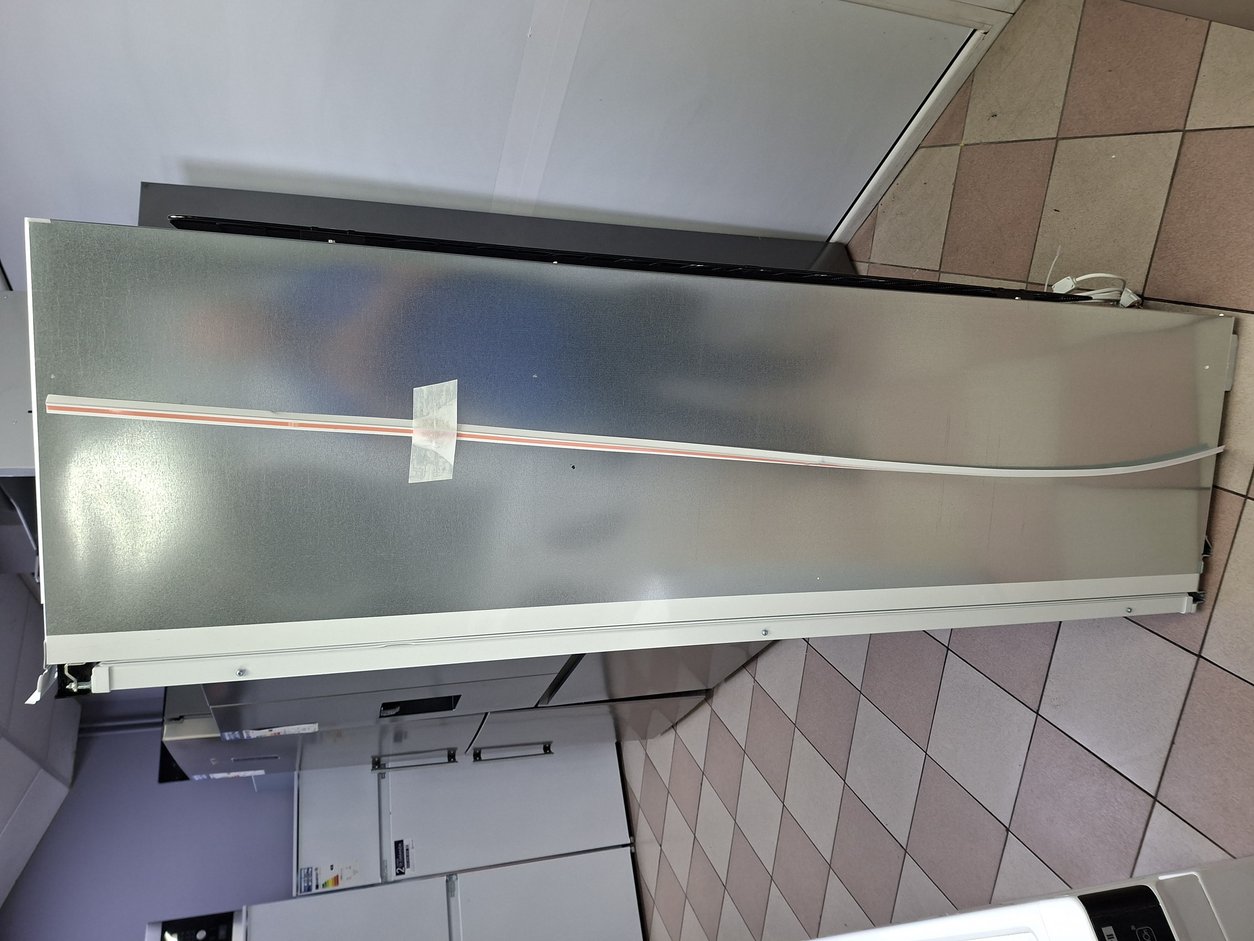 Ugradni frižider AEG AIK3024R, 177cm