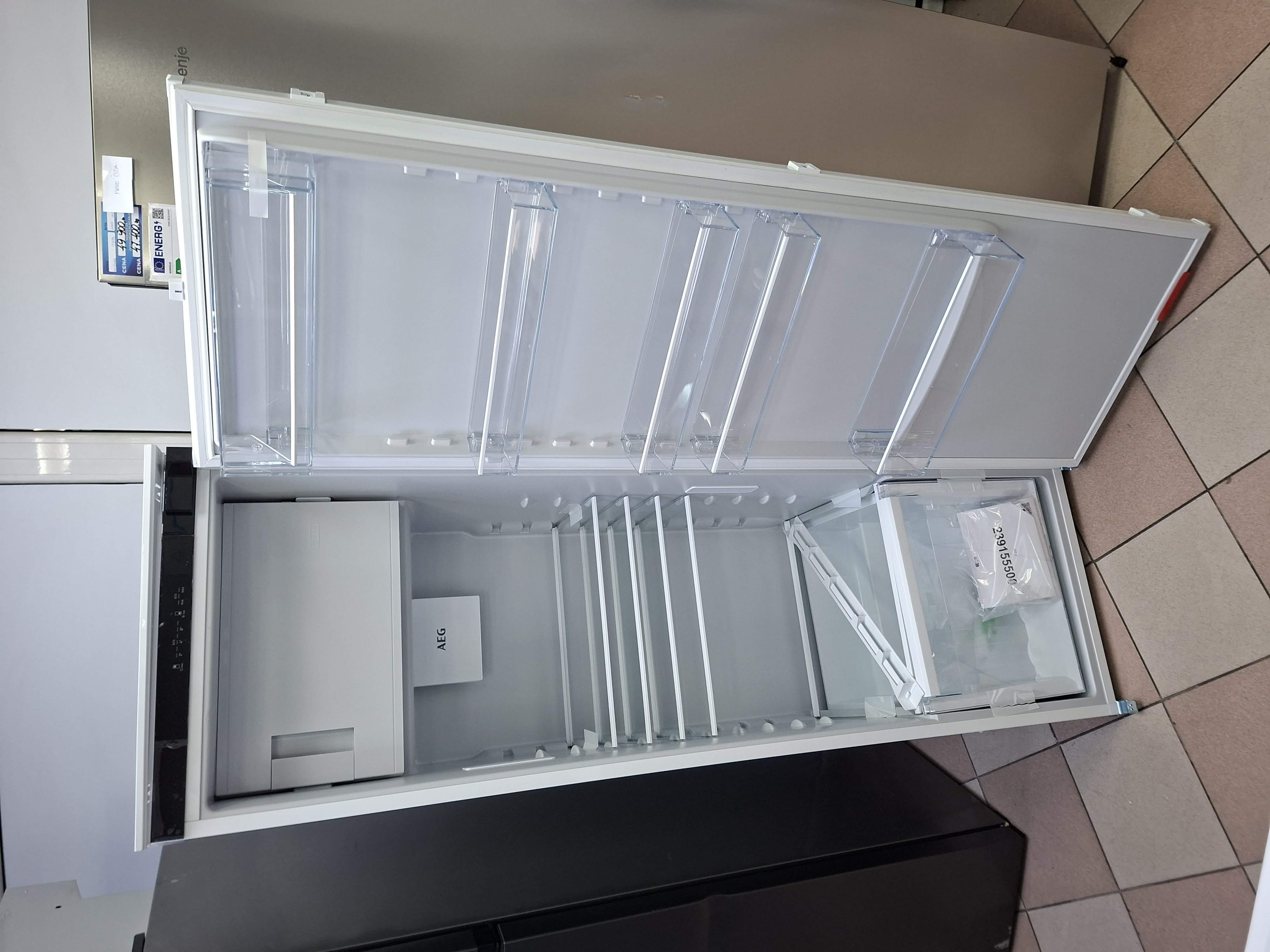 Ugradni frižider AEG AIK3024R, 177cm