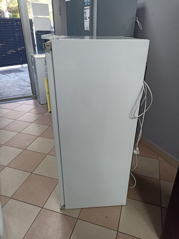 Ugradni Frižider AEG SFE612F1AF , 122.5 cm.