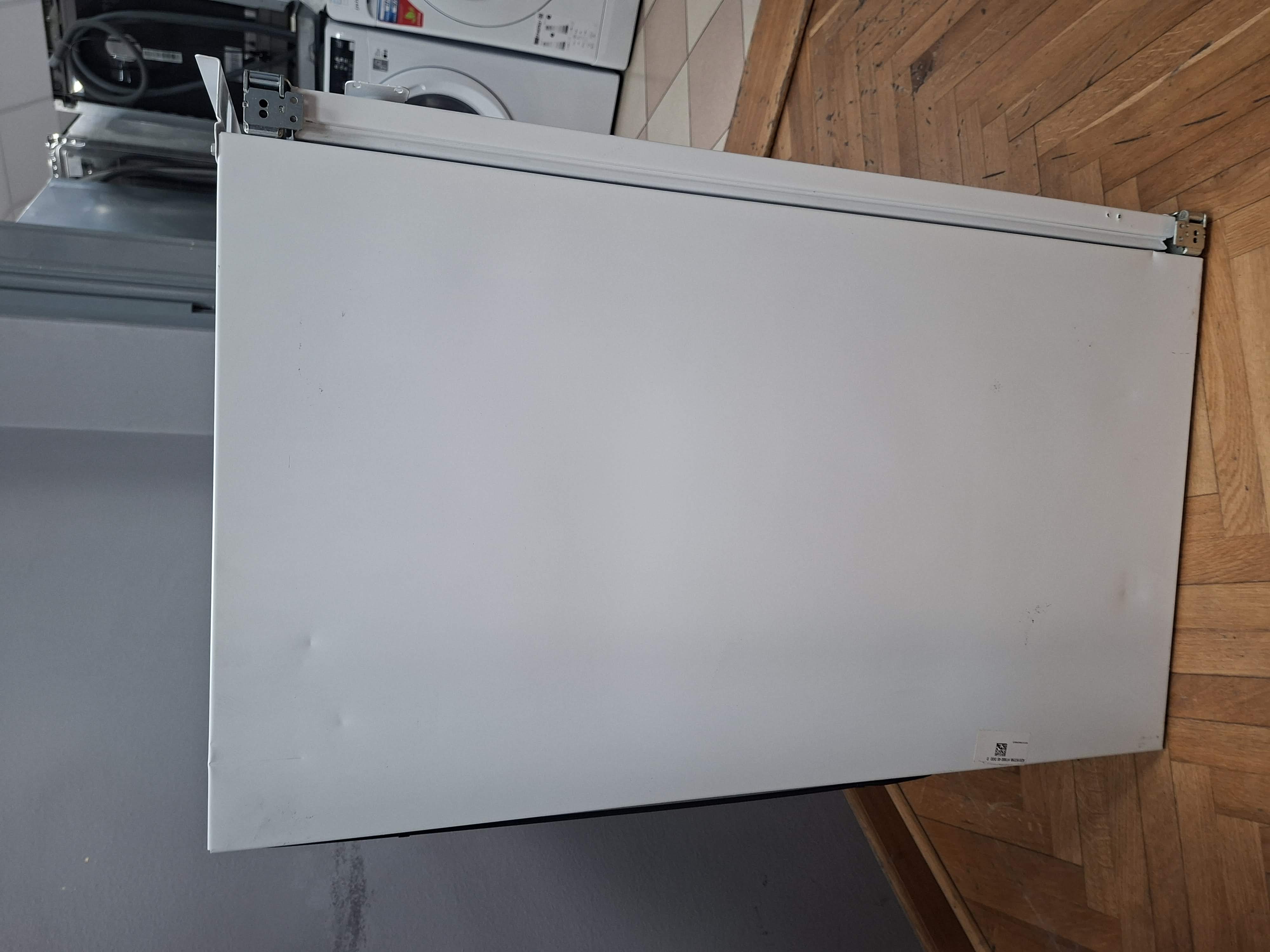 Ugradni Frižider Aeg TSF5O88WDF , 88 cm.