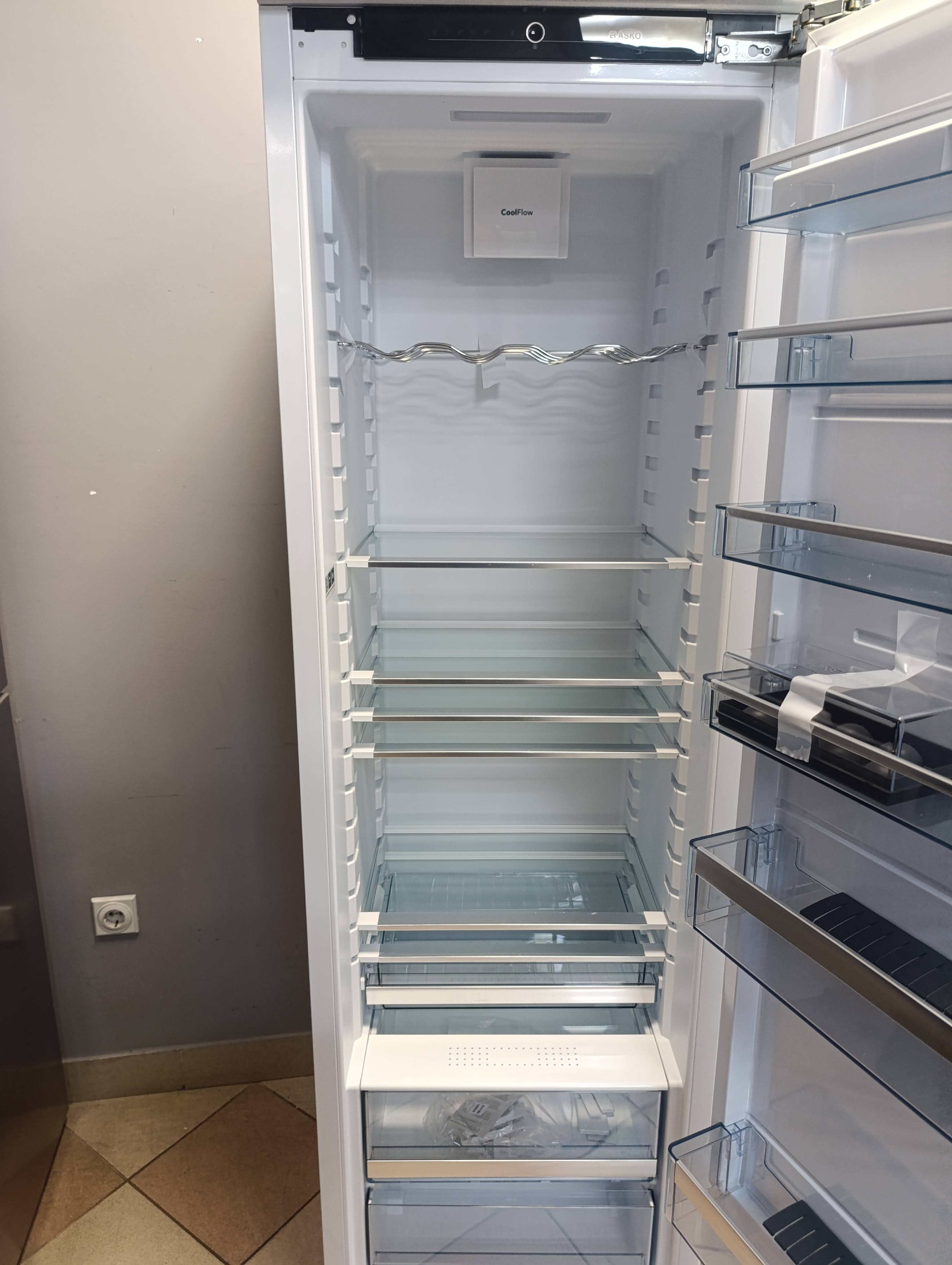 Ugradni frižider Asko R31834EI, 177cm