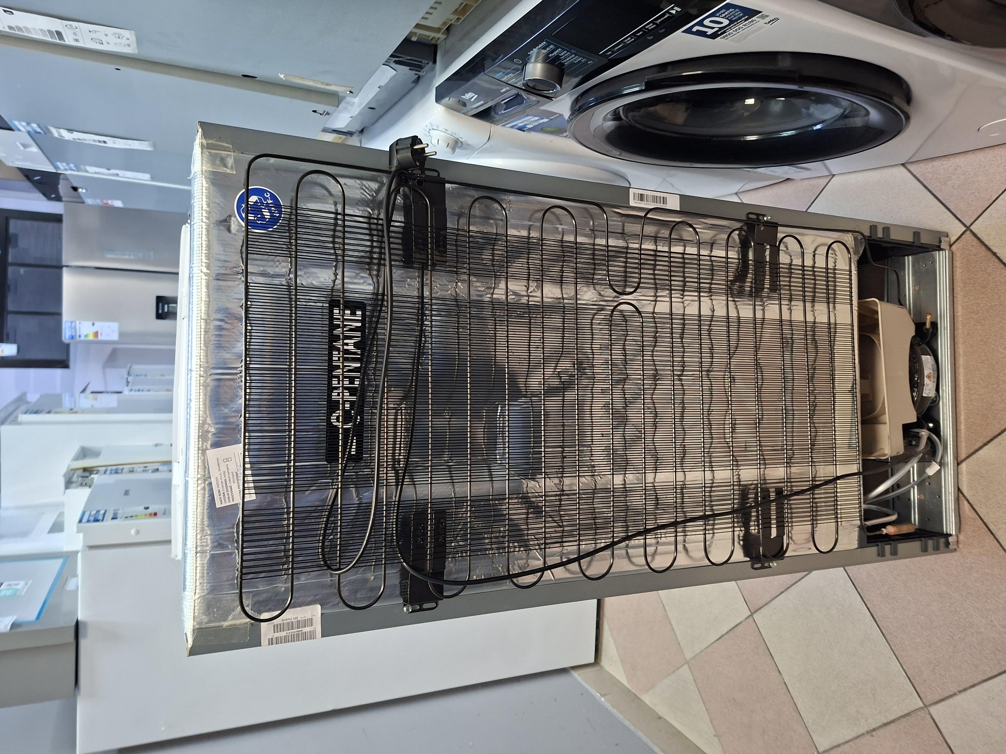 Ugradni frižider Bauknecht BKSI 12GF3D, 122cm