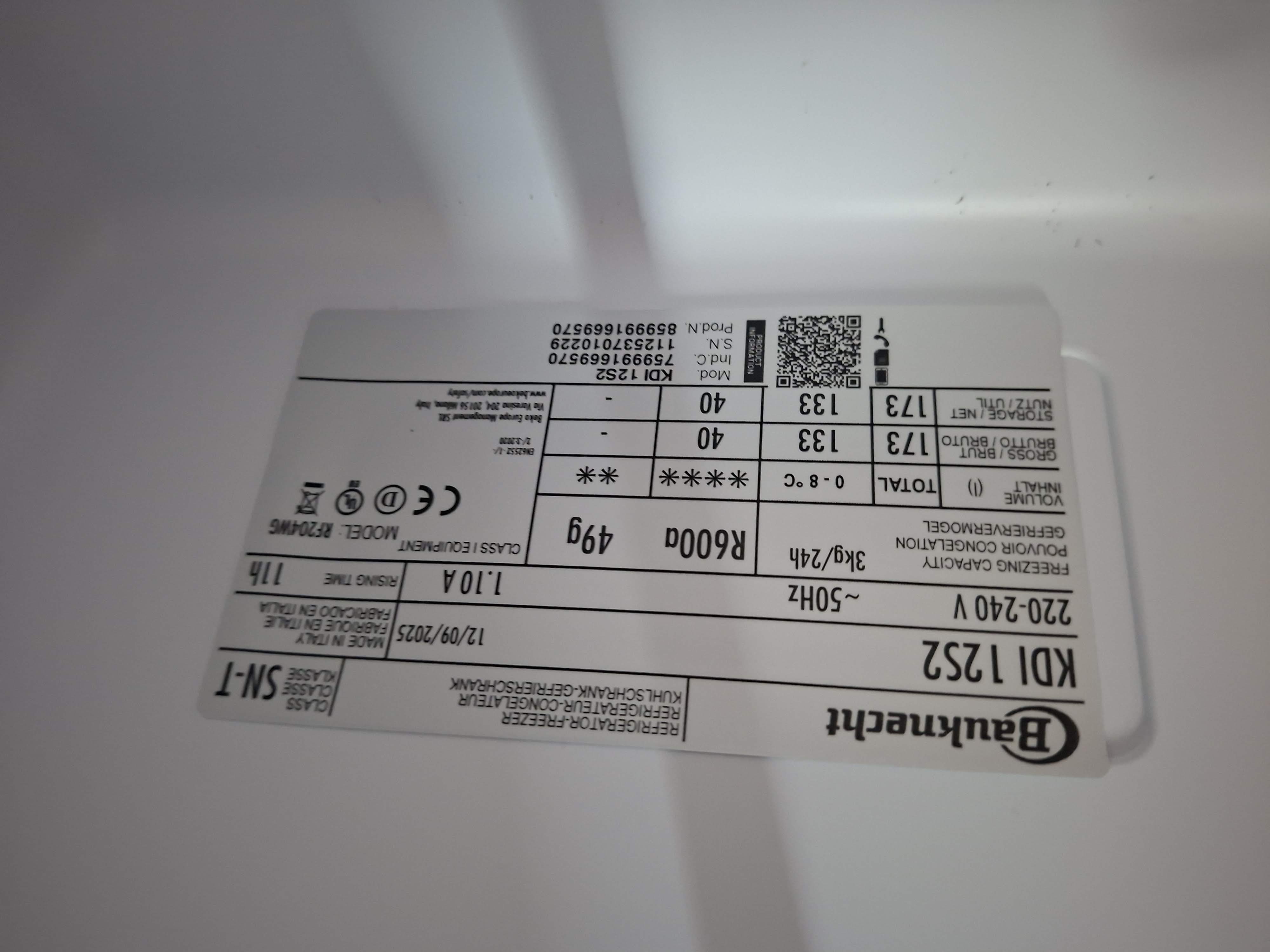 Ugradni Frižider Bauknecht KDI 12S2 , 122 cm.