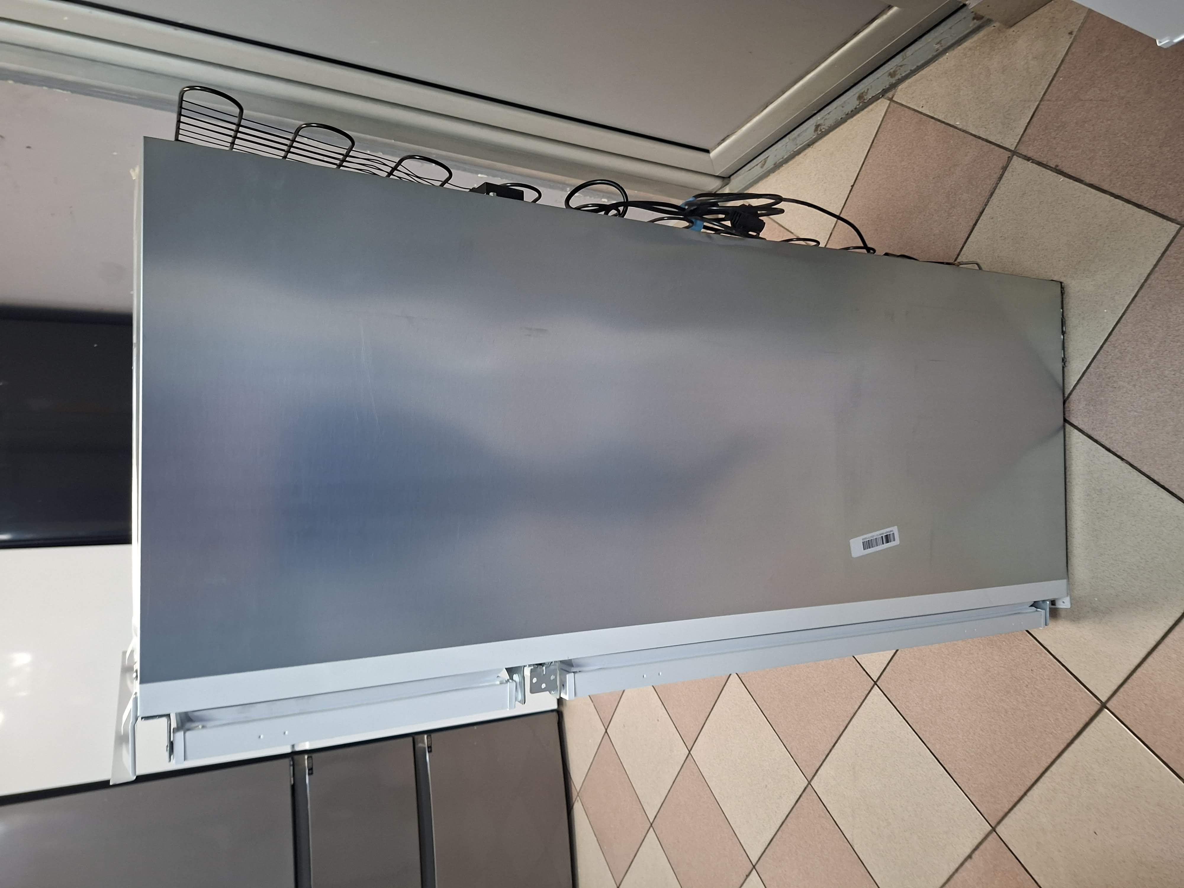 Ugradni Frižider Bauknecht KDI 12S2 , 122 cm.