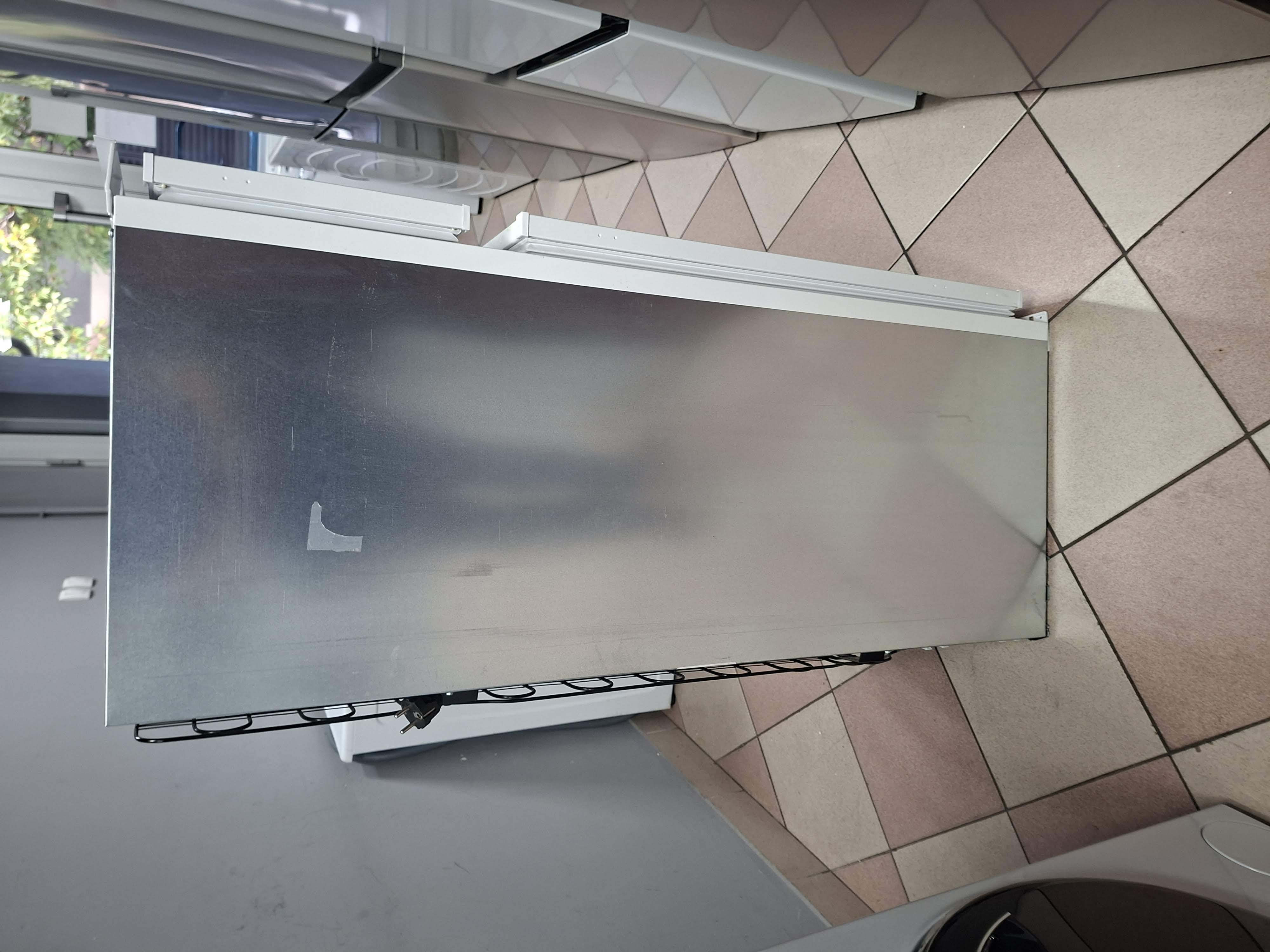 Ugradni Frižider Bauknecht KDI 12S2 , 122 cm.