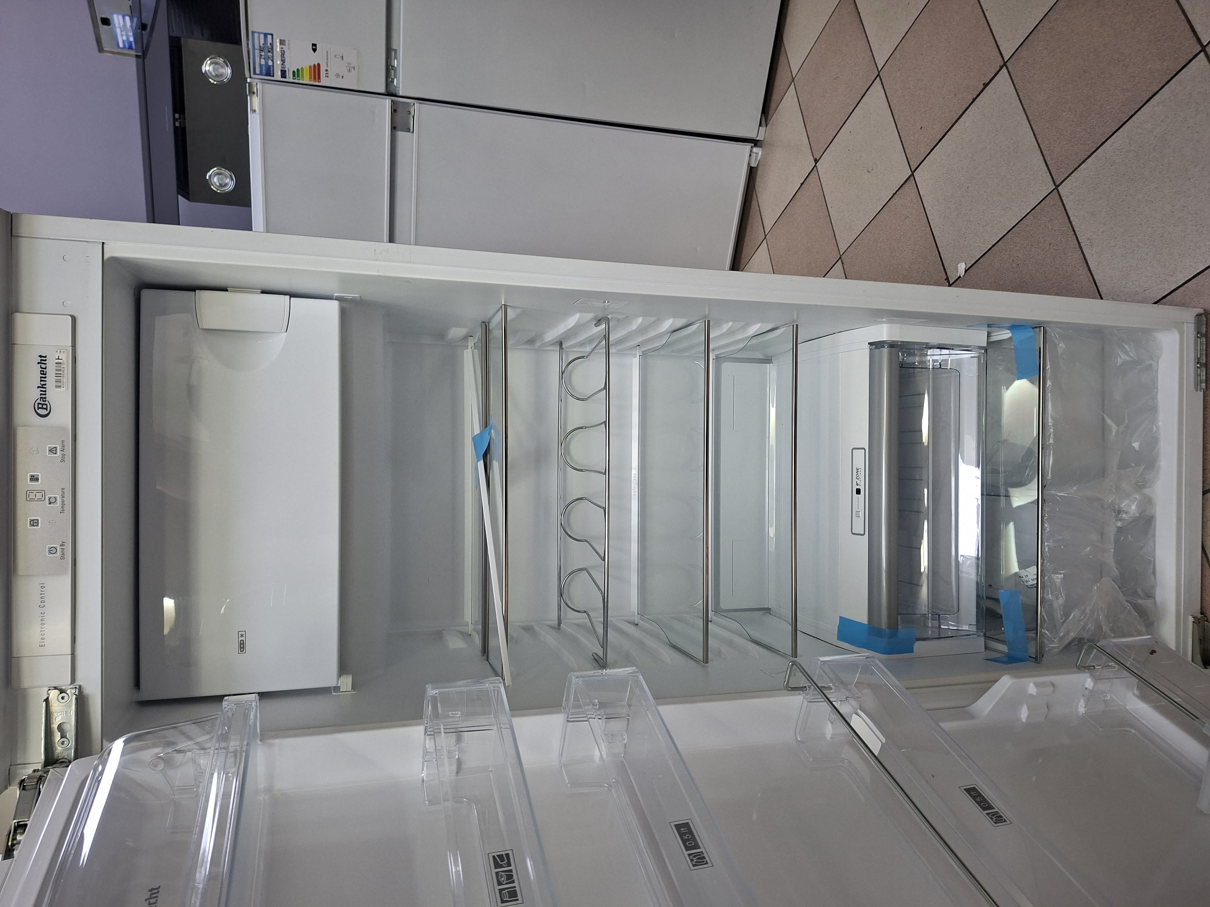 Ugradni Frižider Bauknecht KVIC 3270, 153cm