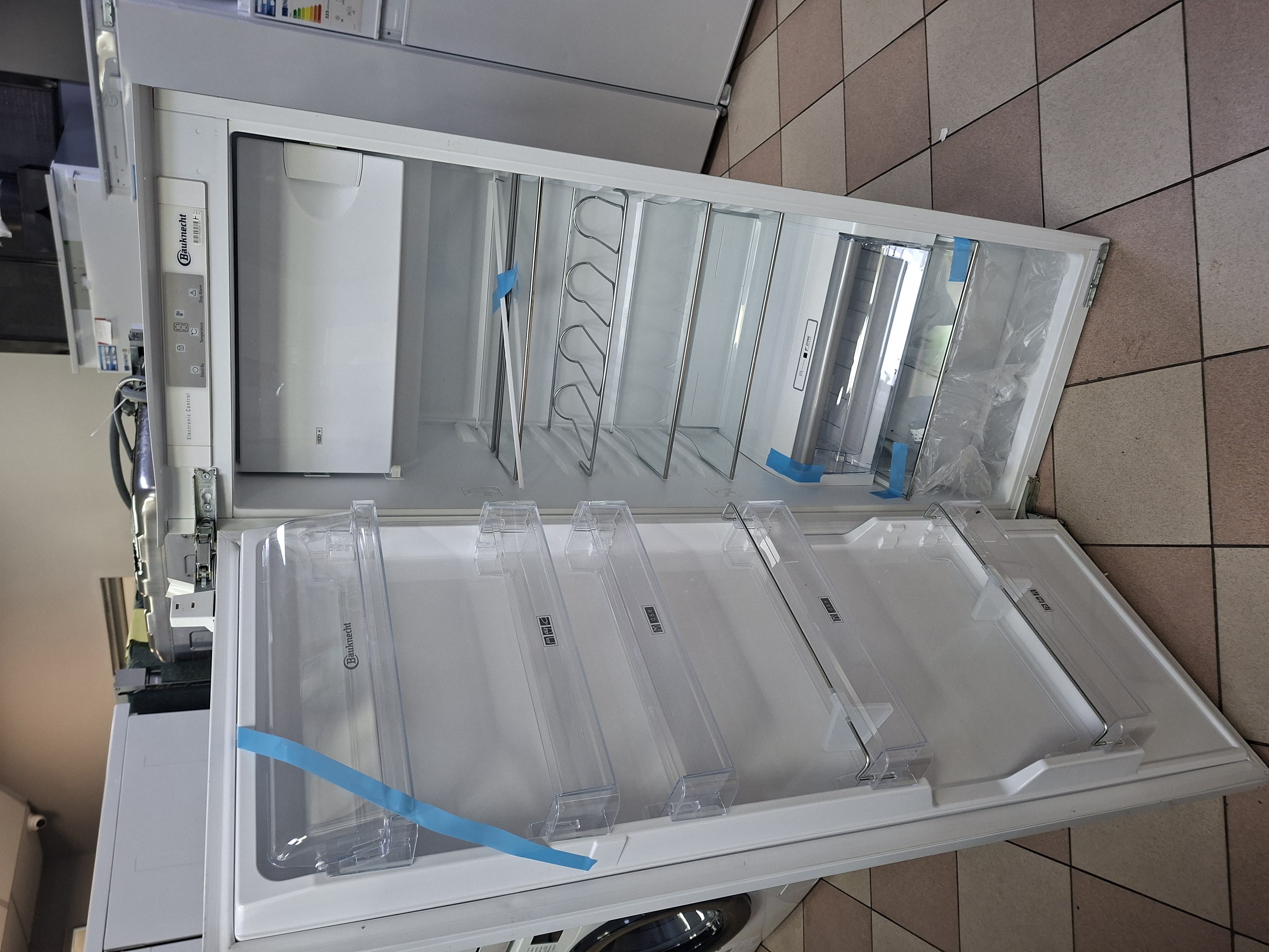 Ugradni Frižider Bauknecht KVIC 3270, 153cm