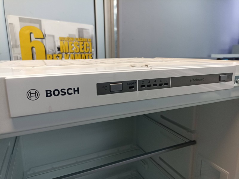 Ugradni frižider Bosch KIV67VSF0, 145cm