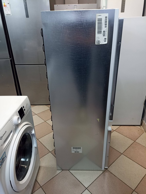 Ugradni frižider Bosch KIV67VSF0, 145cm