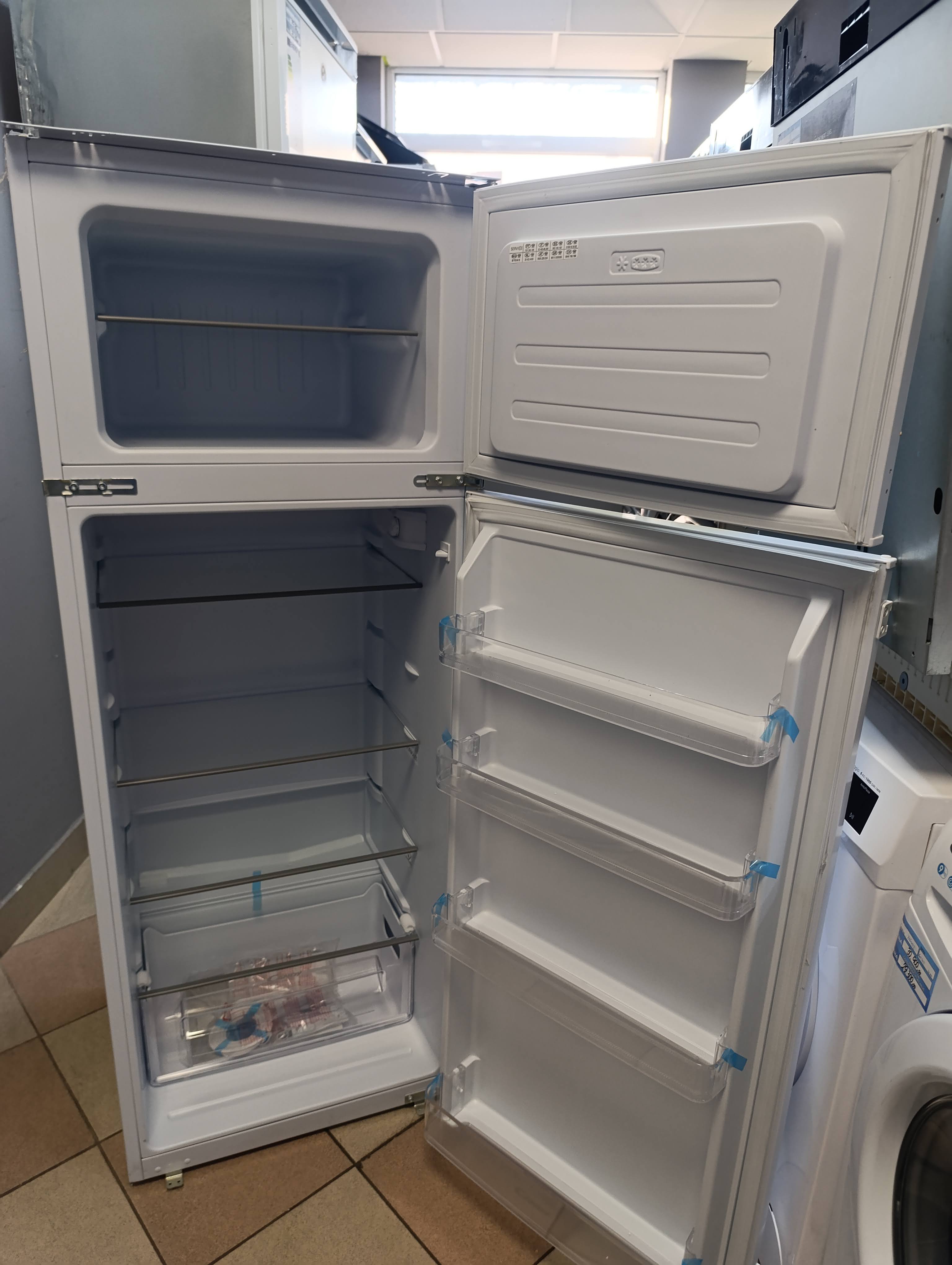 Ugradni frižider Candy CFBD 2450/2E, 144cm