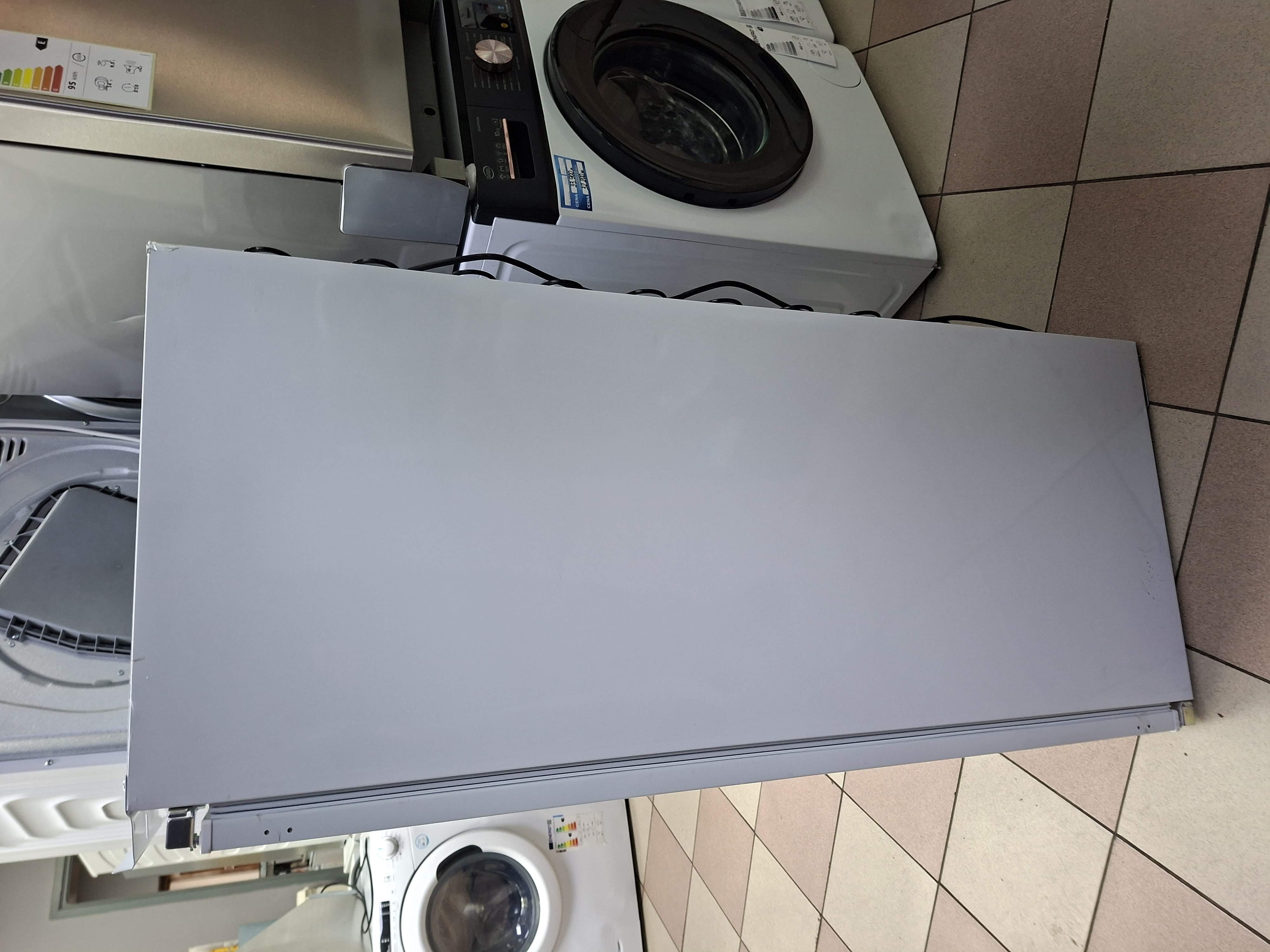 Ugradni frižider Candy CIL 220 EE/N, 122 cm