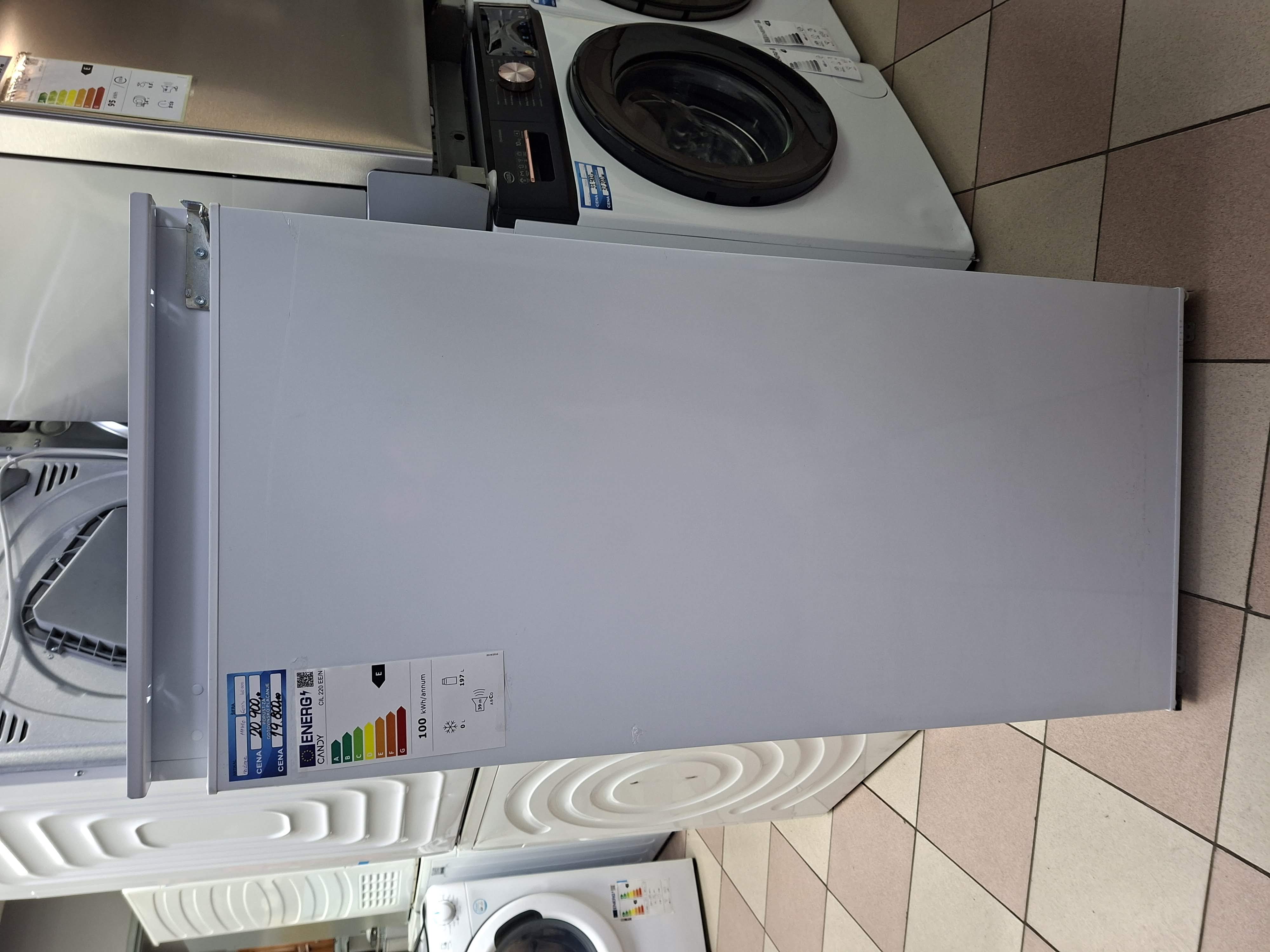 Ugradni frižider Candy CIL 220 EE/N, 122 cm