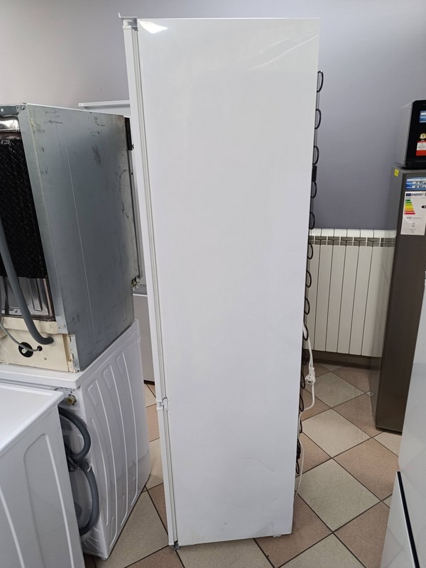 Ugradni frižider Candy CKBC 3380 E, 185cm