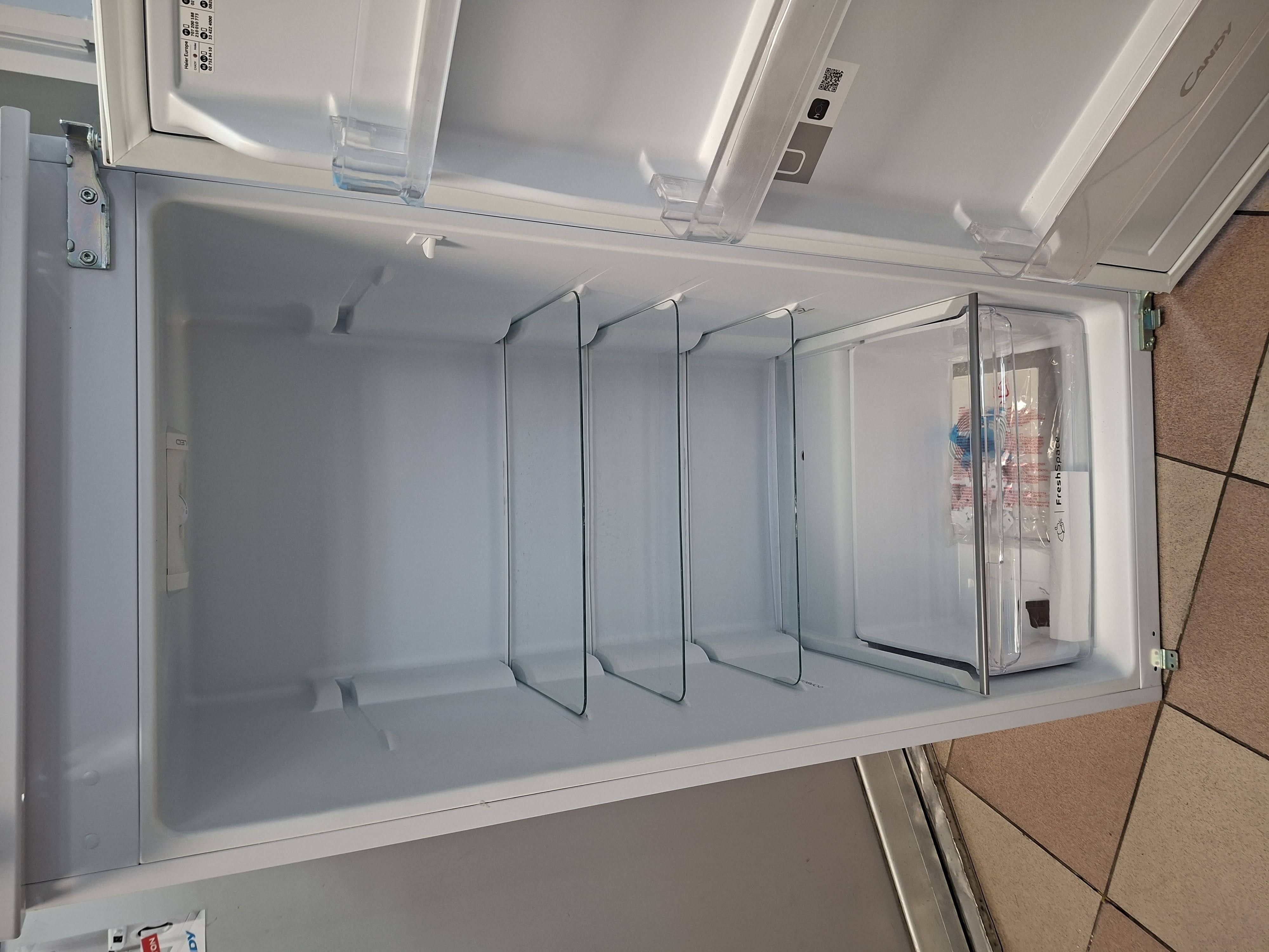 Ugradni frižider Candy CML12EI, 122 cm