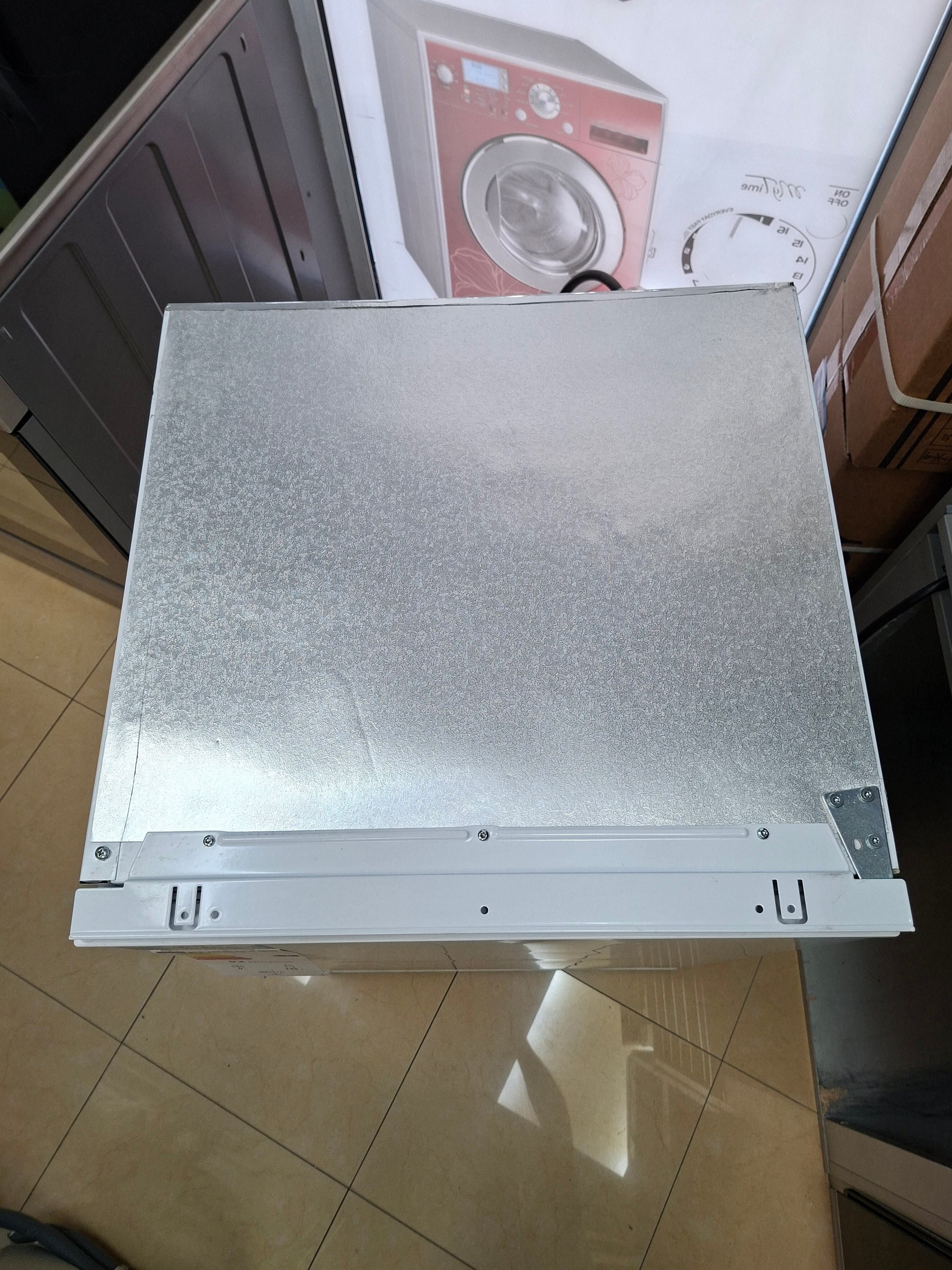 Ugradni frižider Candy CMLS59EWI, 87cm
