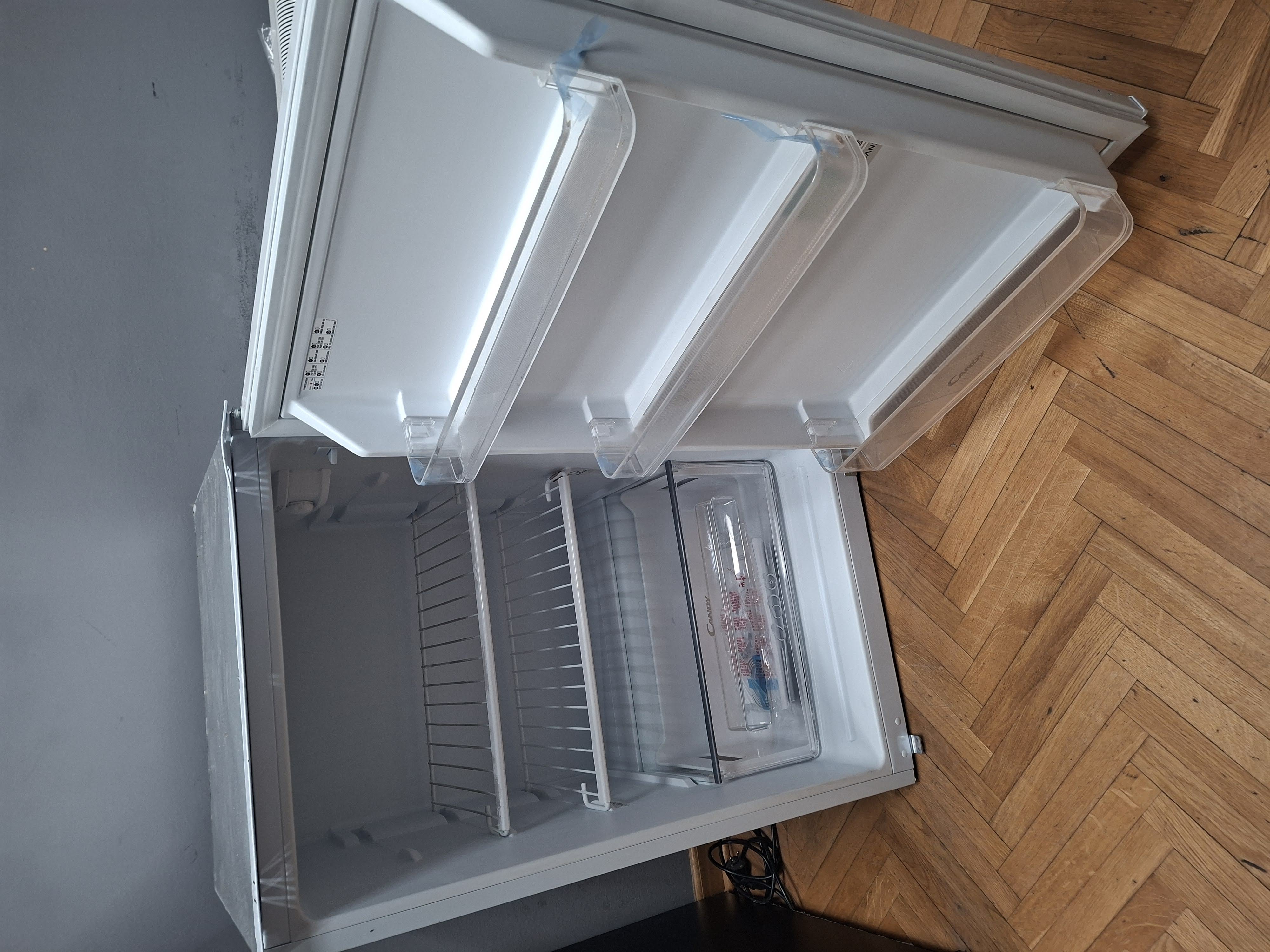 Ugradni frižider Candy CMLS59EWI, 87cm