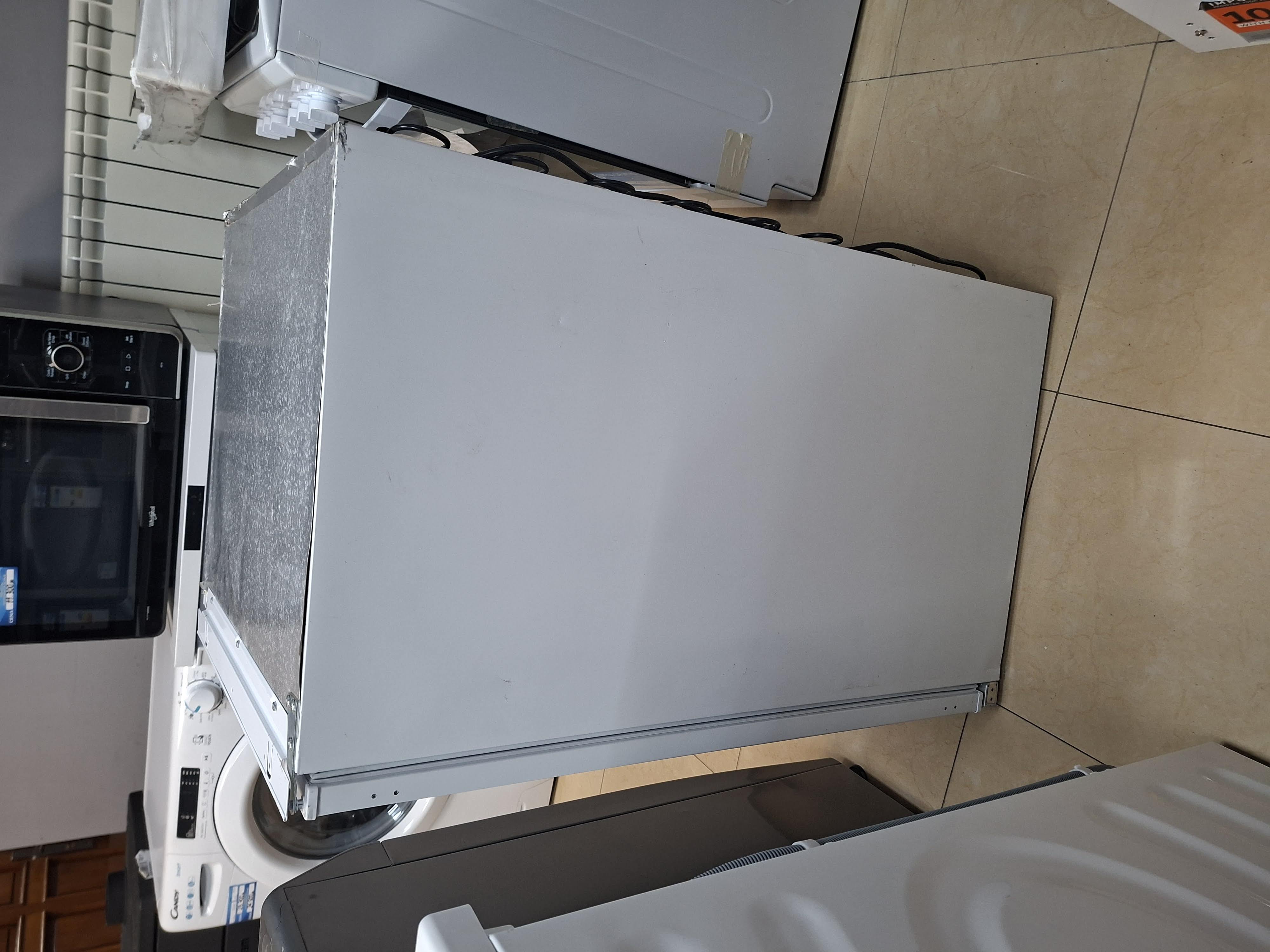 Ugradni frižider Candy CMLS59EWI, 87cm