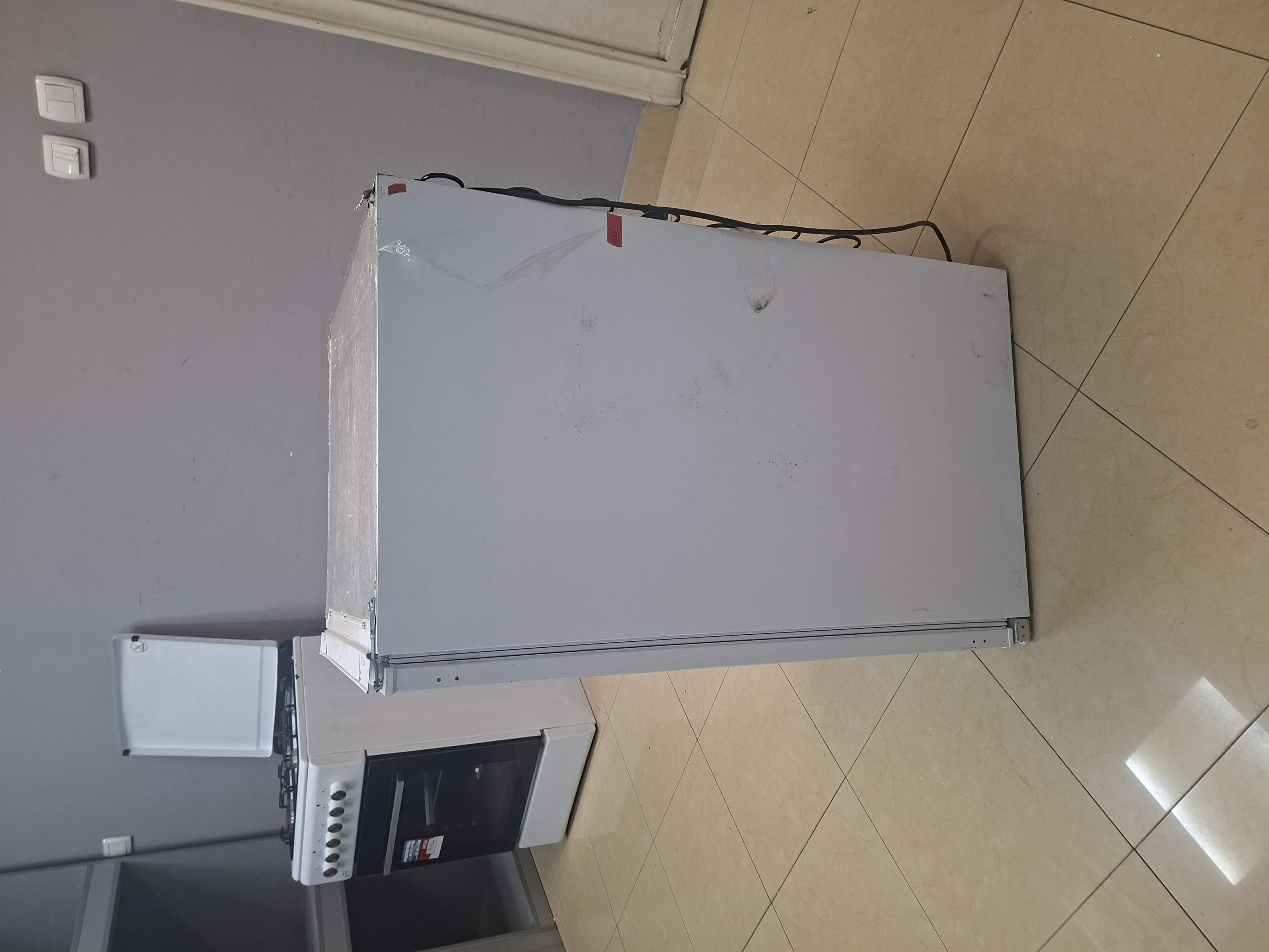 Ugradni frižider Candy CMLS59EWI, 87cm