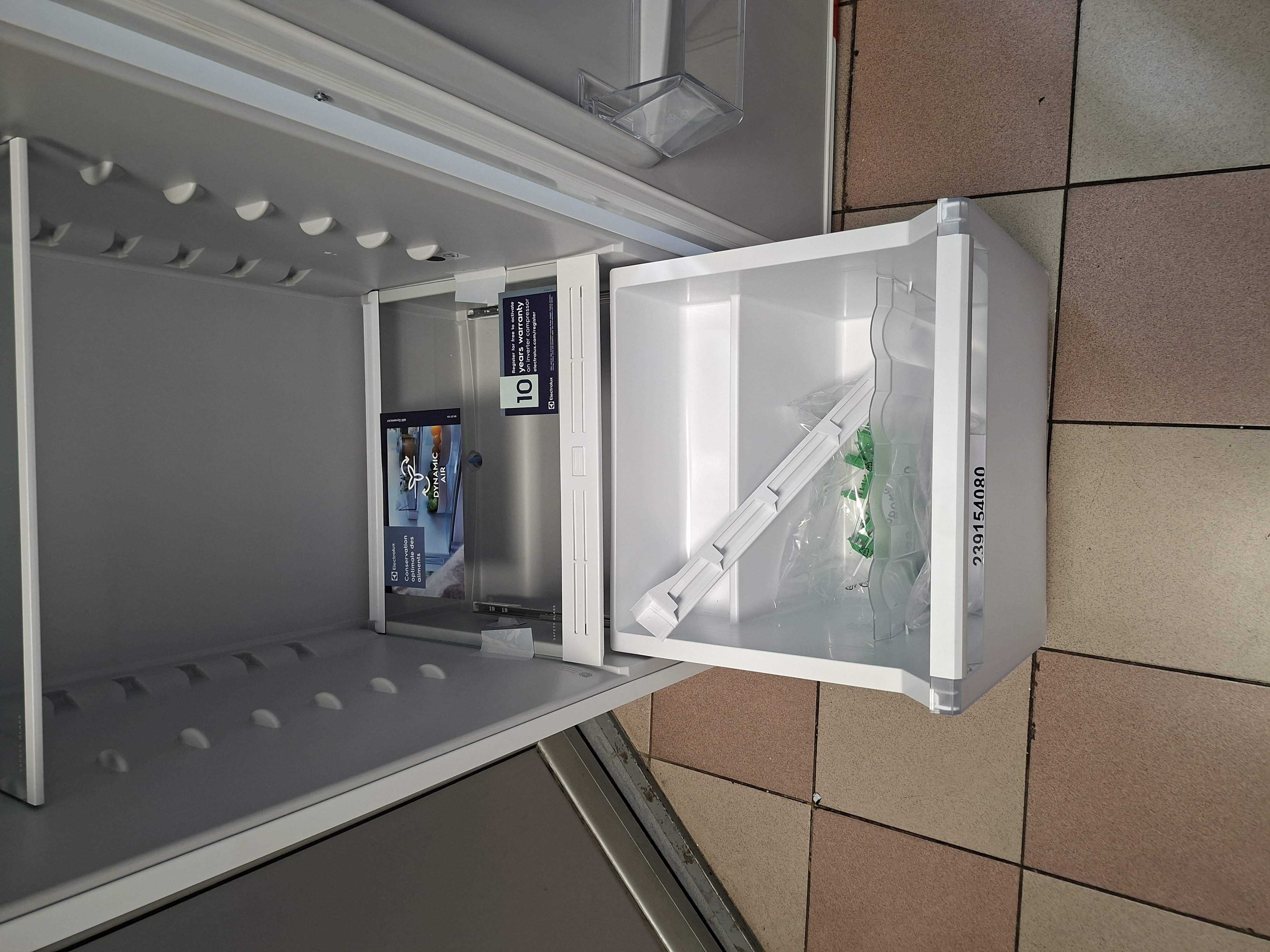 Ugradni Frižider Electrolux ERD6DE18S4 , 177cm.