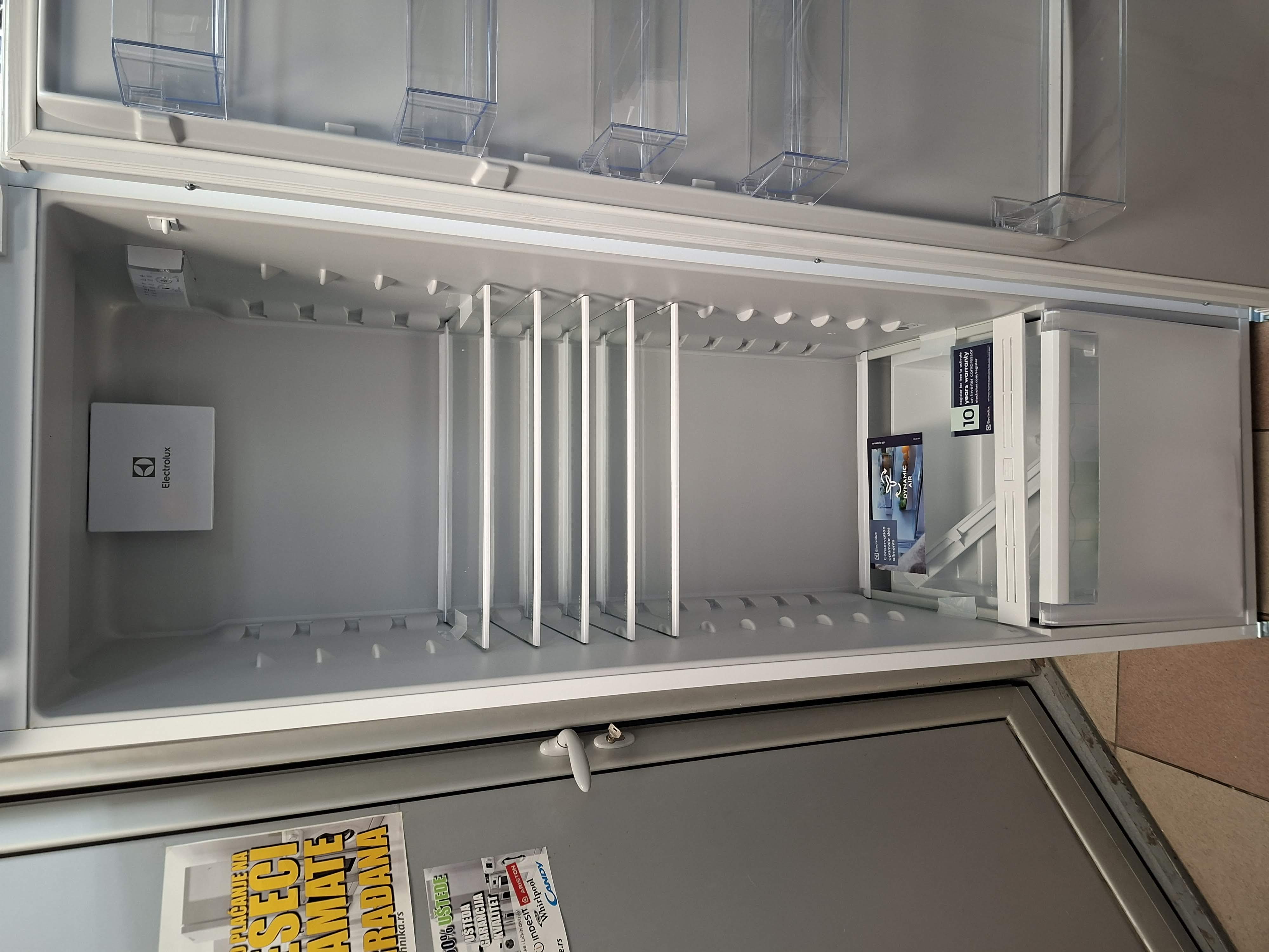Ugradni Frižider Electrolux ERD6DE18S4 , 177cm.