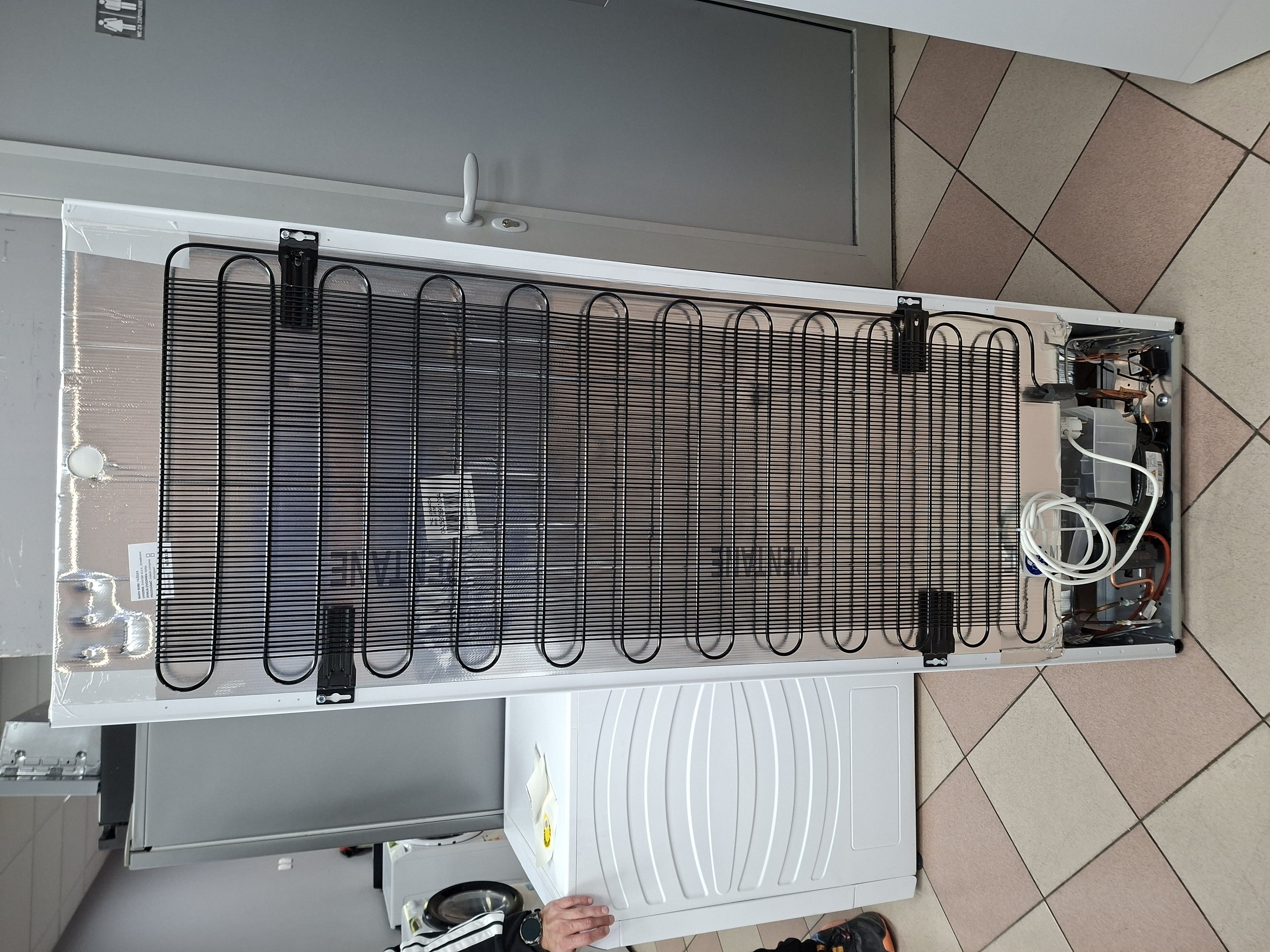 Ugradni Frižider Electrolux IK2685TR, 158 cm.