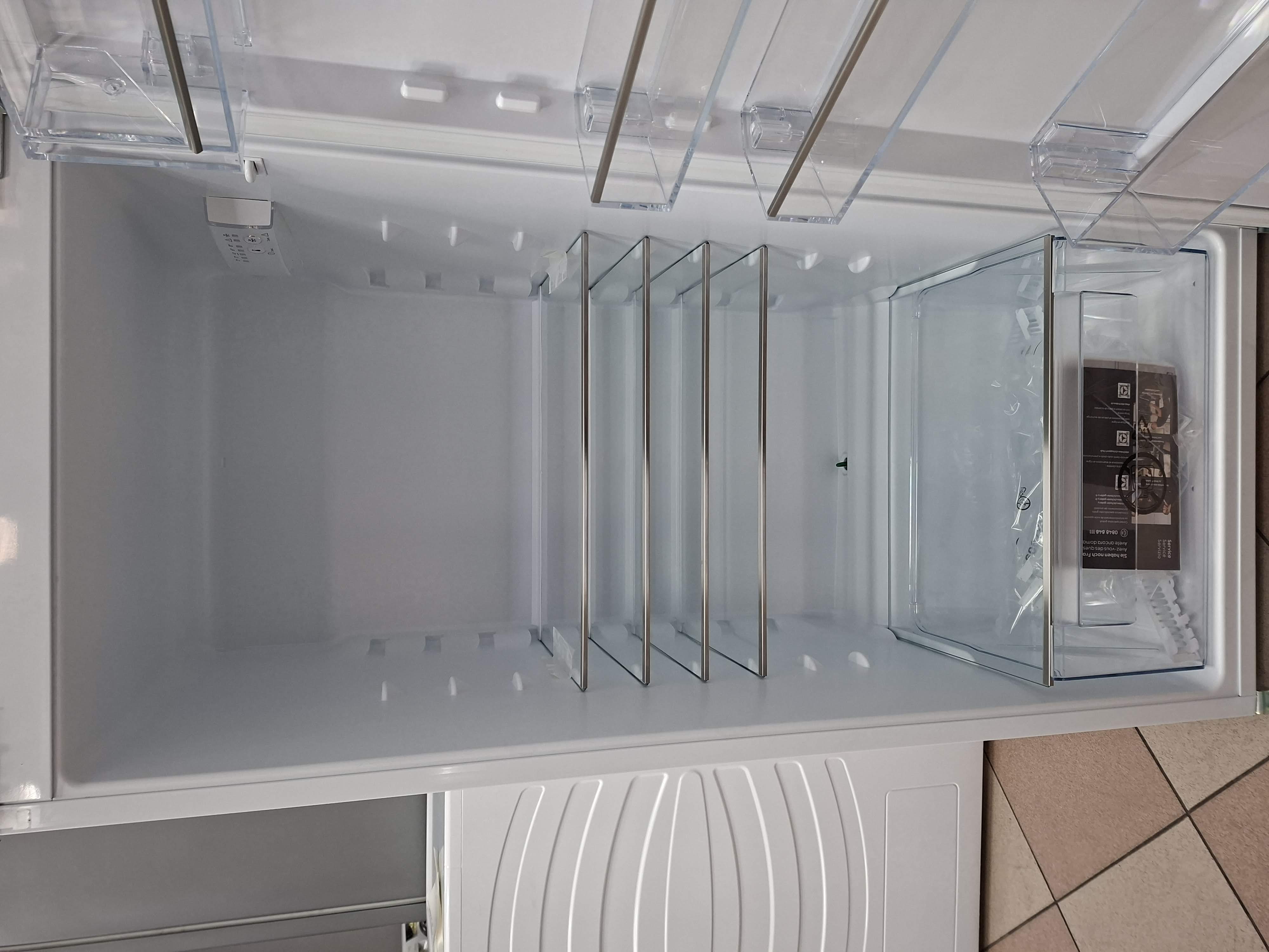 Ugradni Frižider Electrolux IK2685TR, 158 cm.