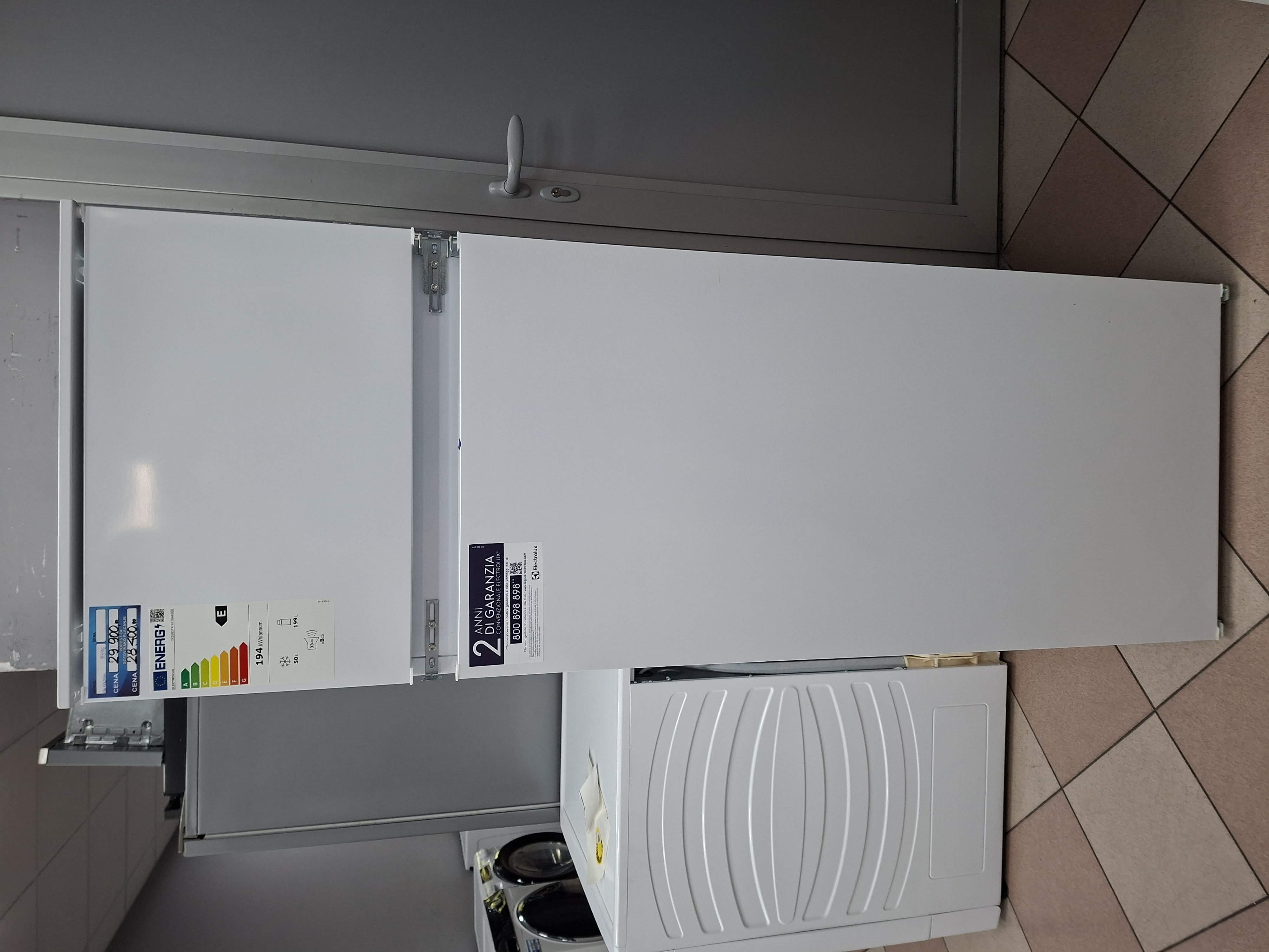 Ugradni Frižider Electrolux IK2685TR, 158 cm.