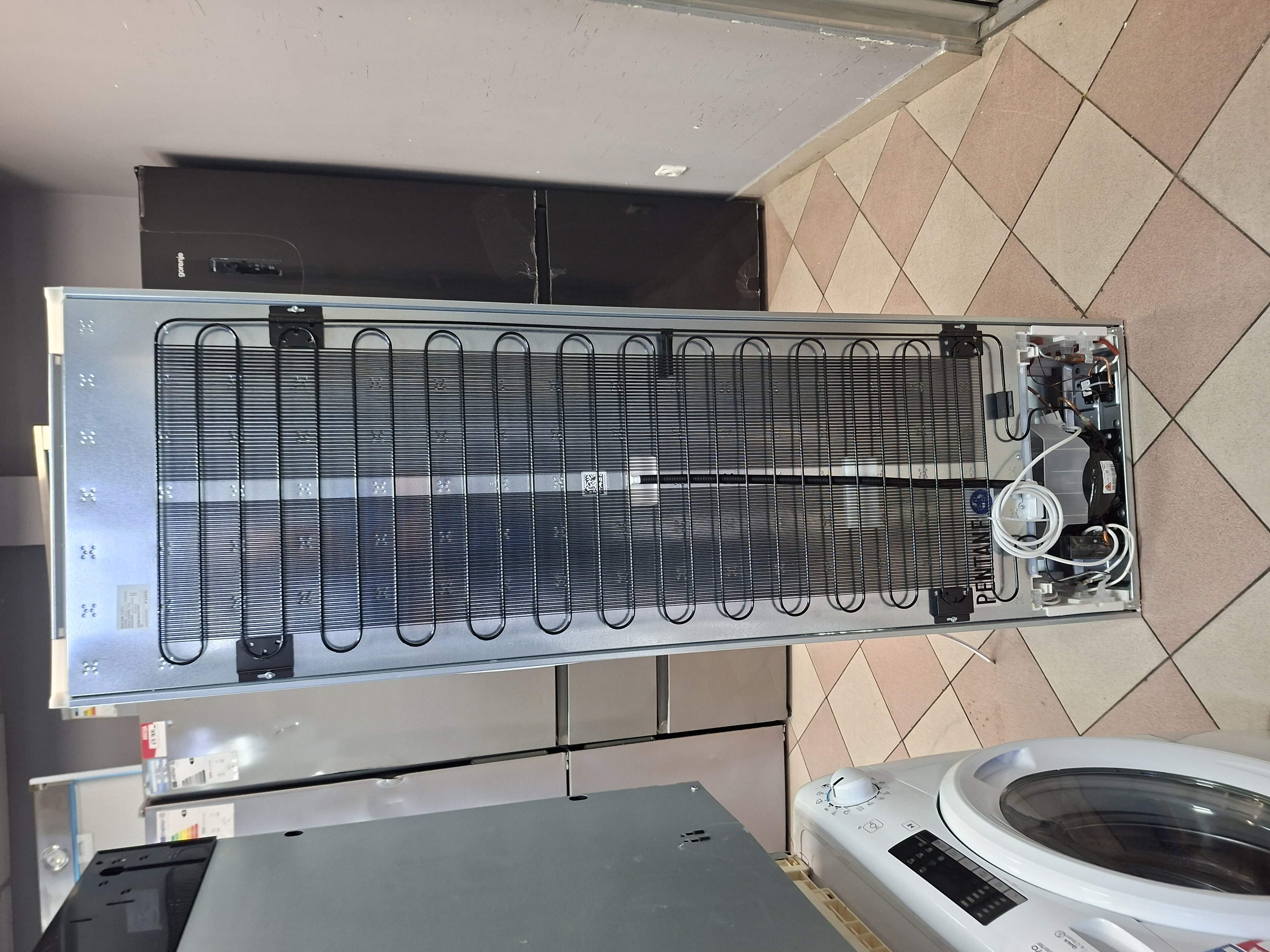 Ugradni Frižider Electrolux IK2720BL
