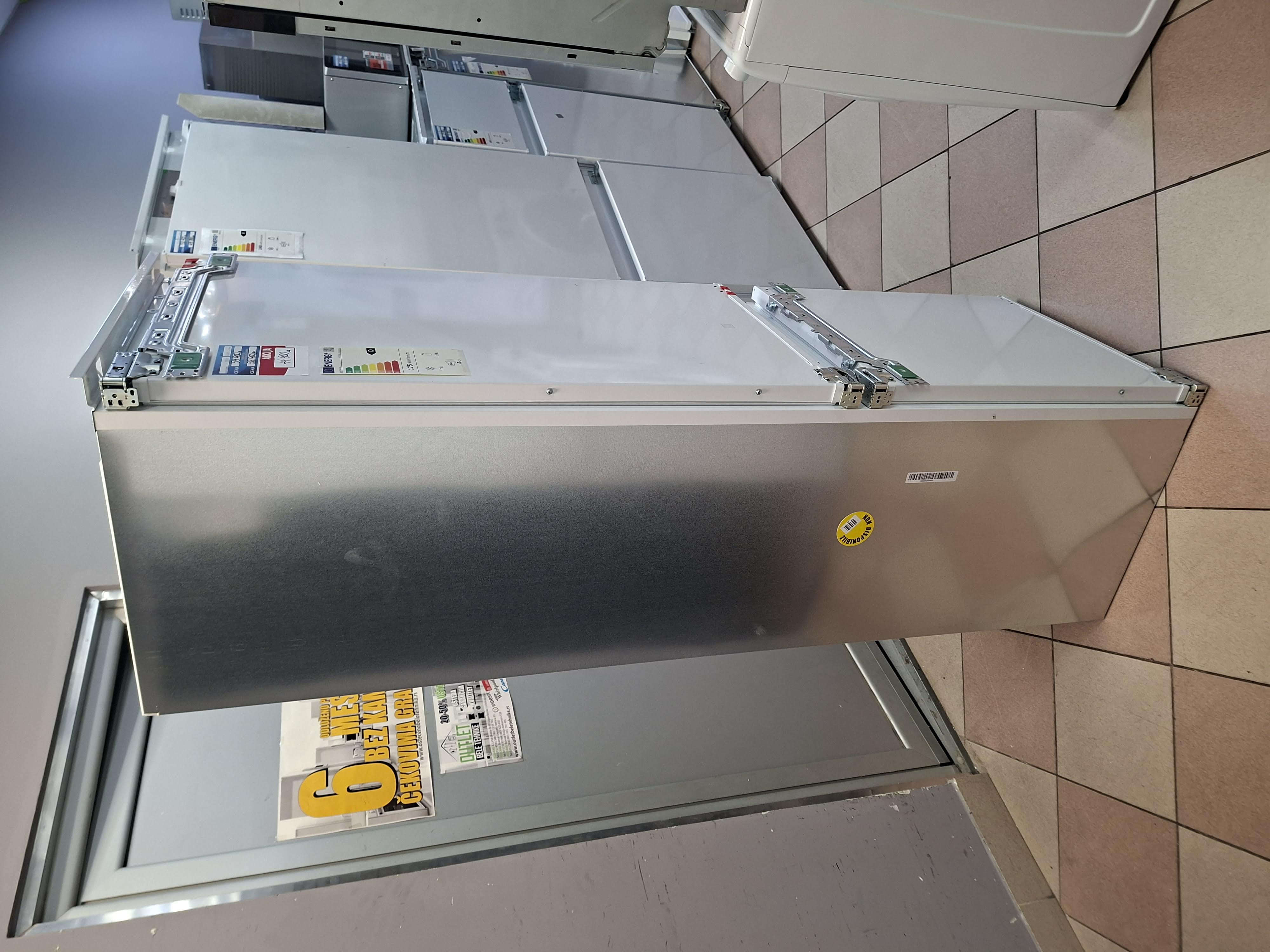 Ugradni Frižider Electrolux IK2720BL