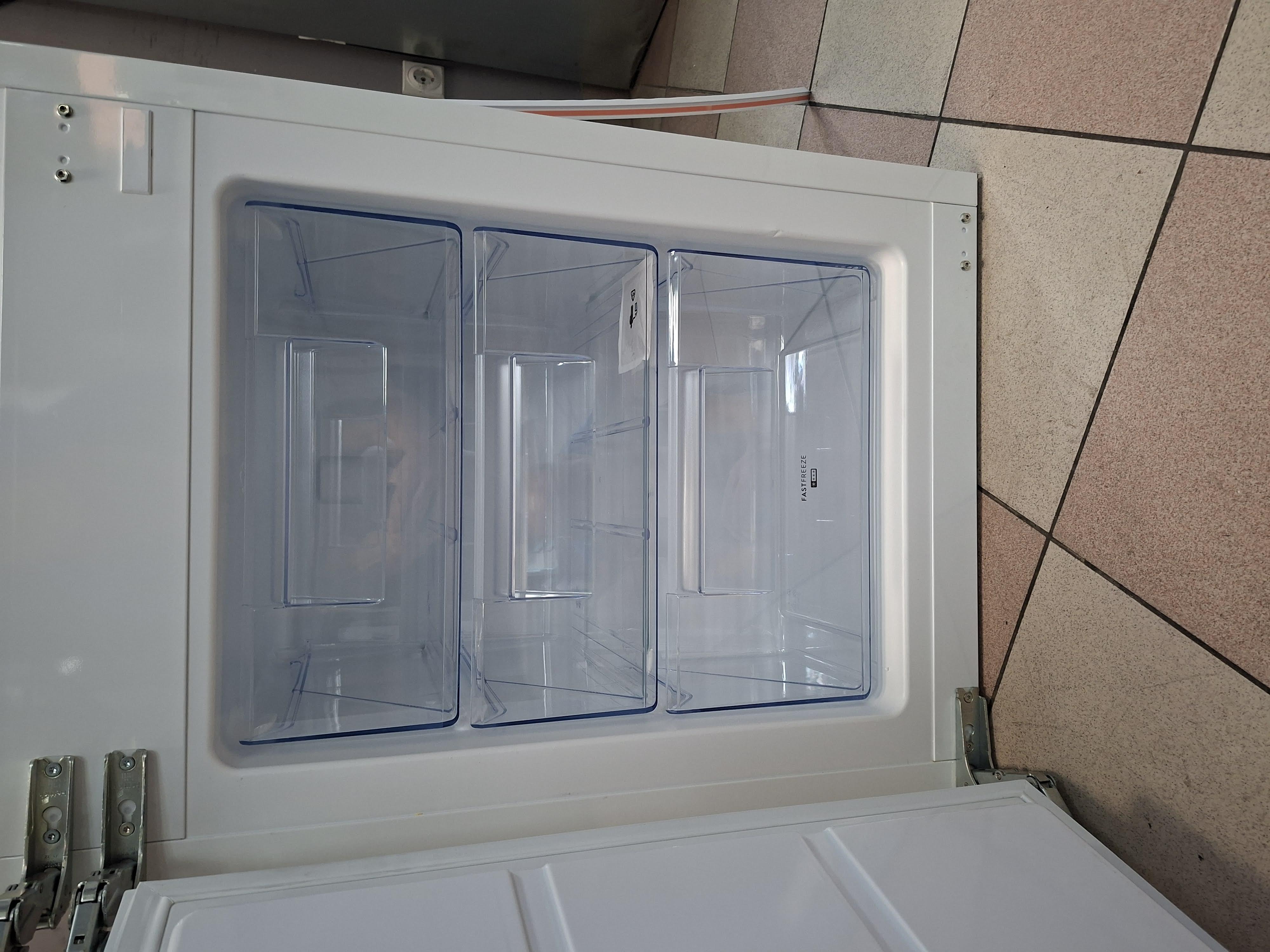 Ugradni Frižider Electrolux IK2720BL