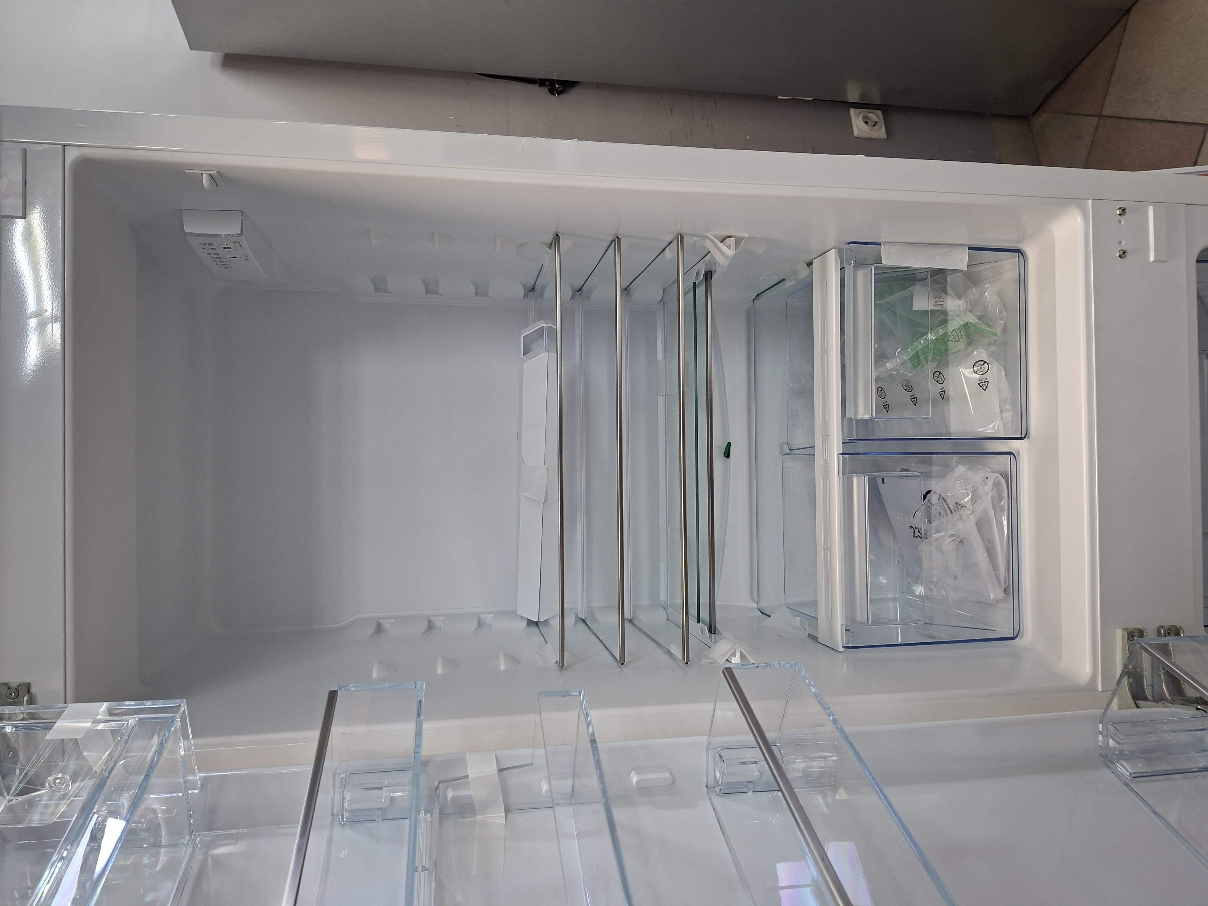 Ugradni Frižider Electrolux IK2720BL